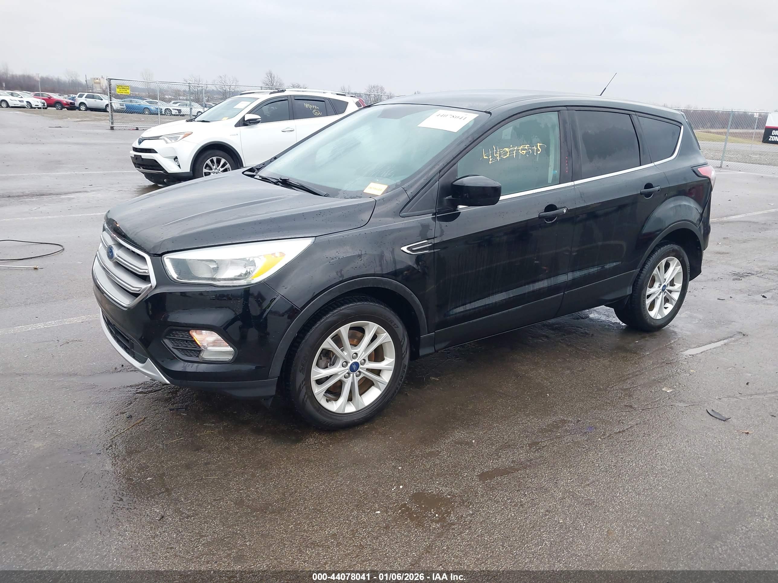 FORD ESCAPE image 2
