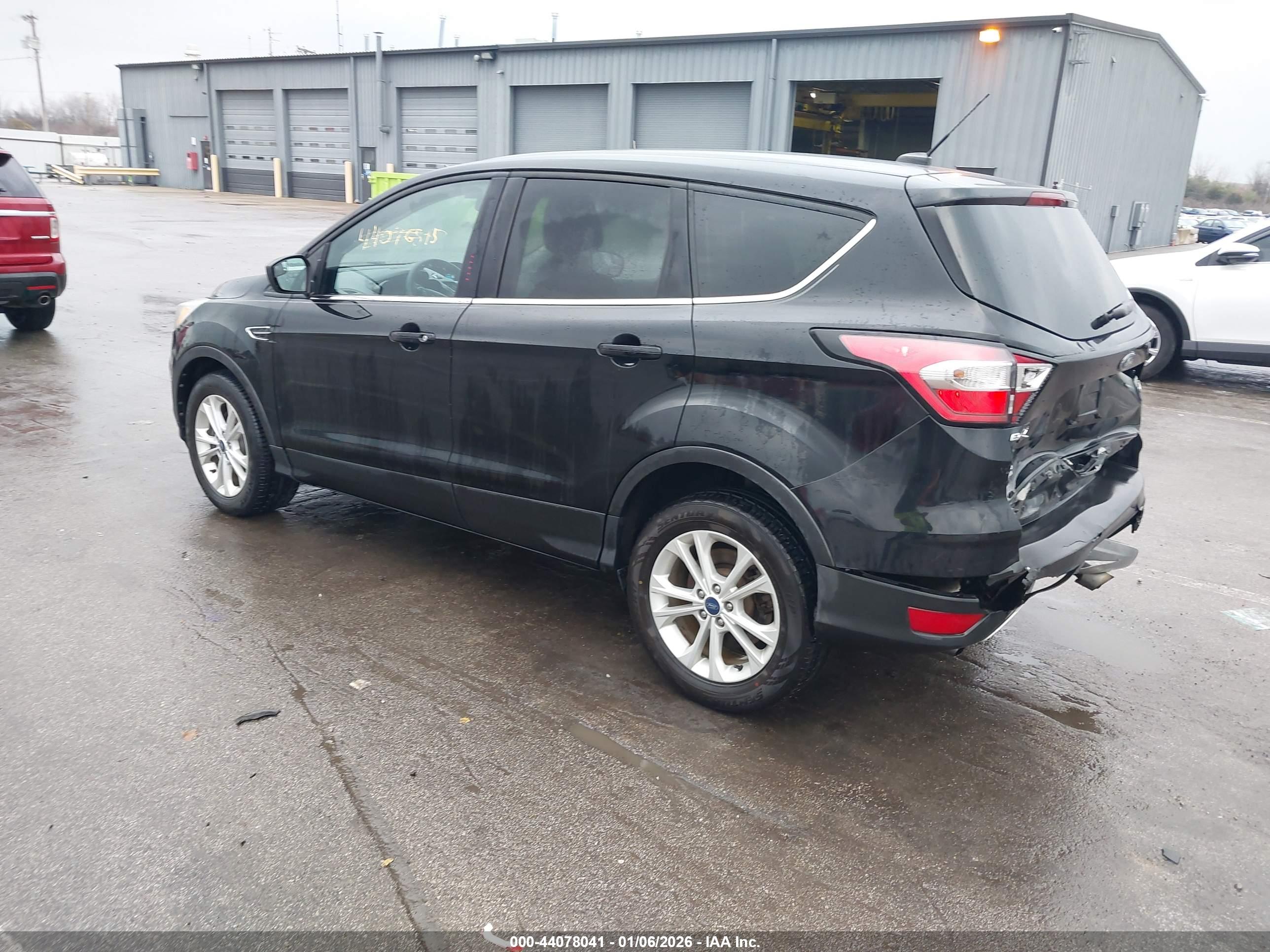 FORD ESCAPE image 3