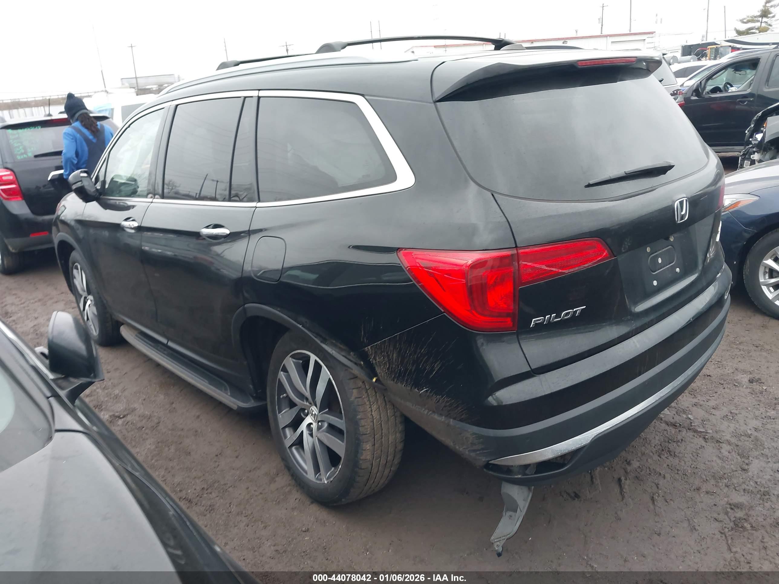 HONDA PILOT image 3