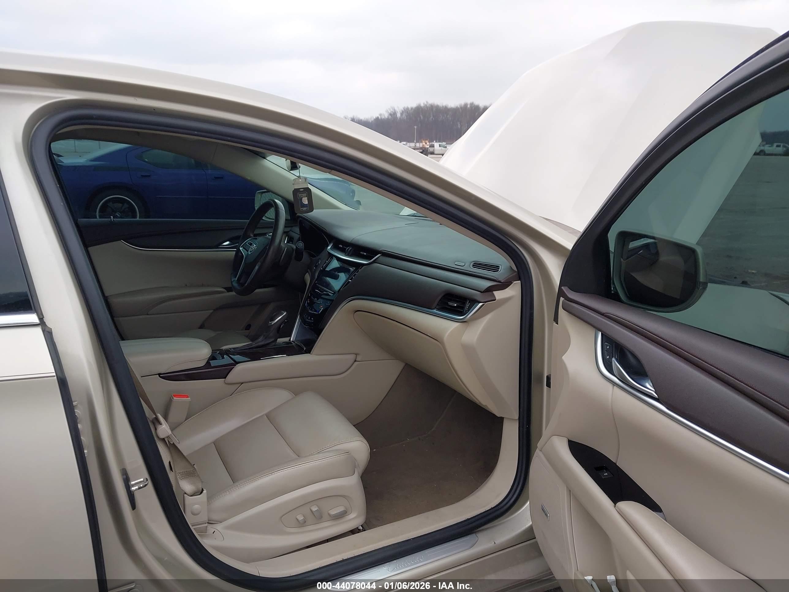 CADILLAC XTS image 5