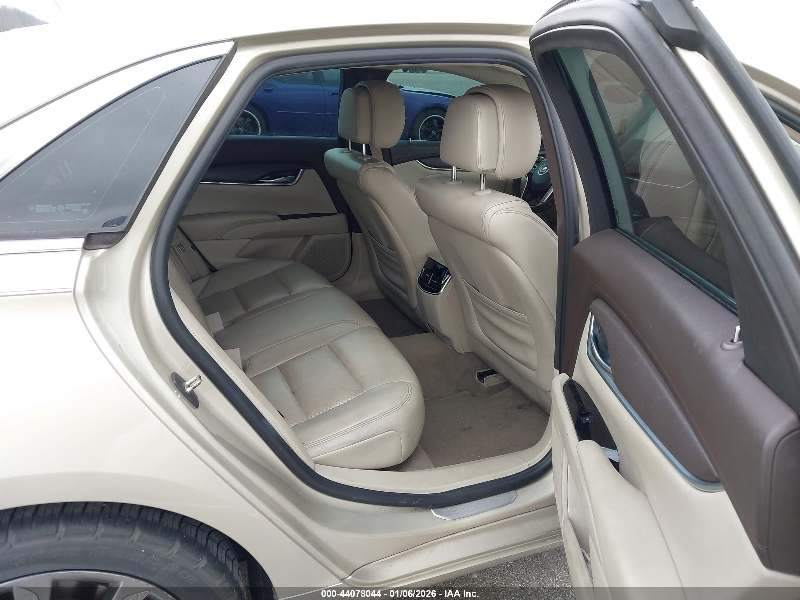CADILLAC XTS image 8