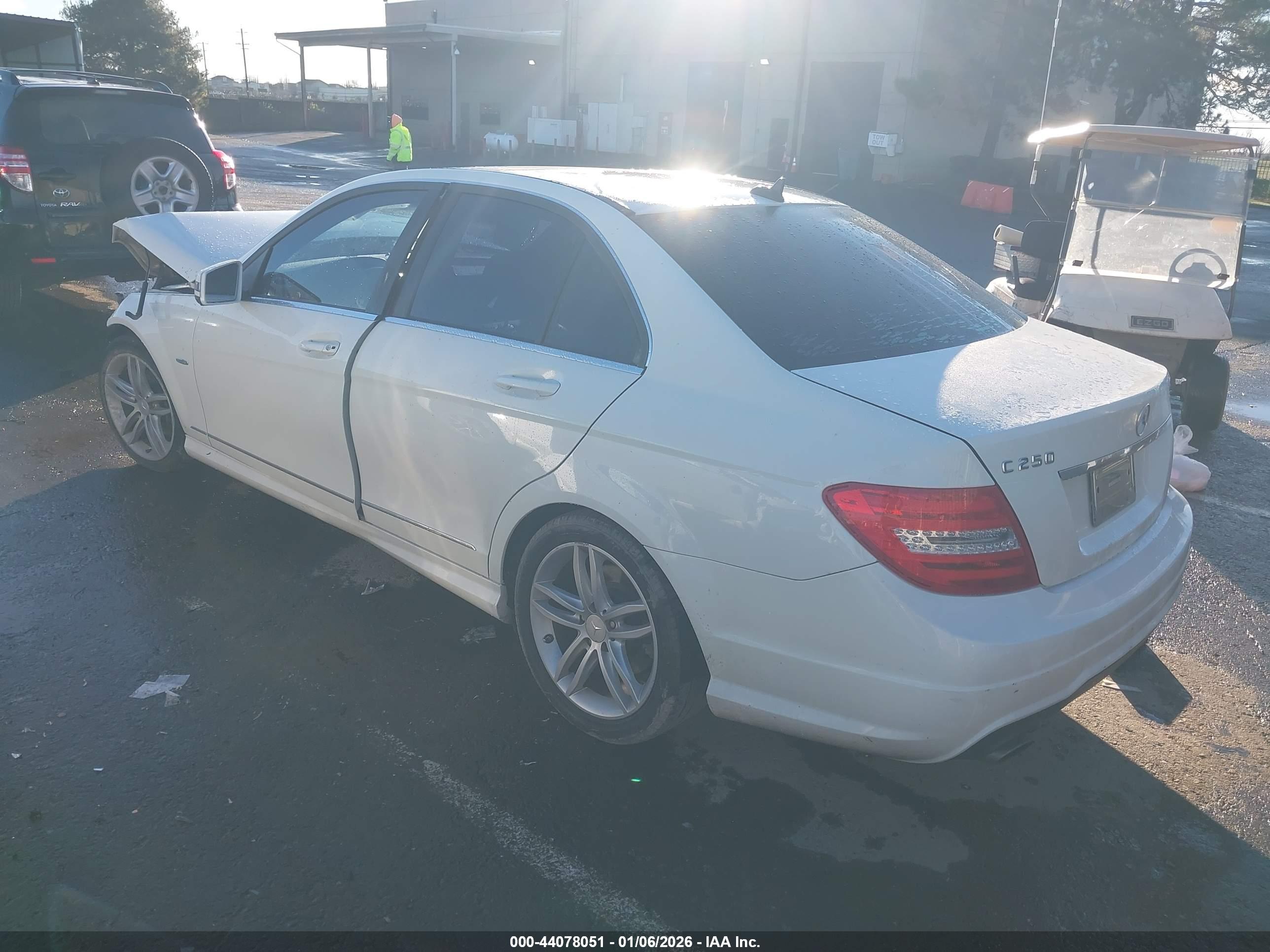 MERCEDES-BENZ C image 3
