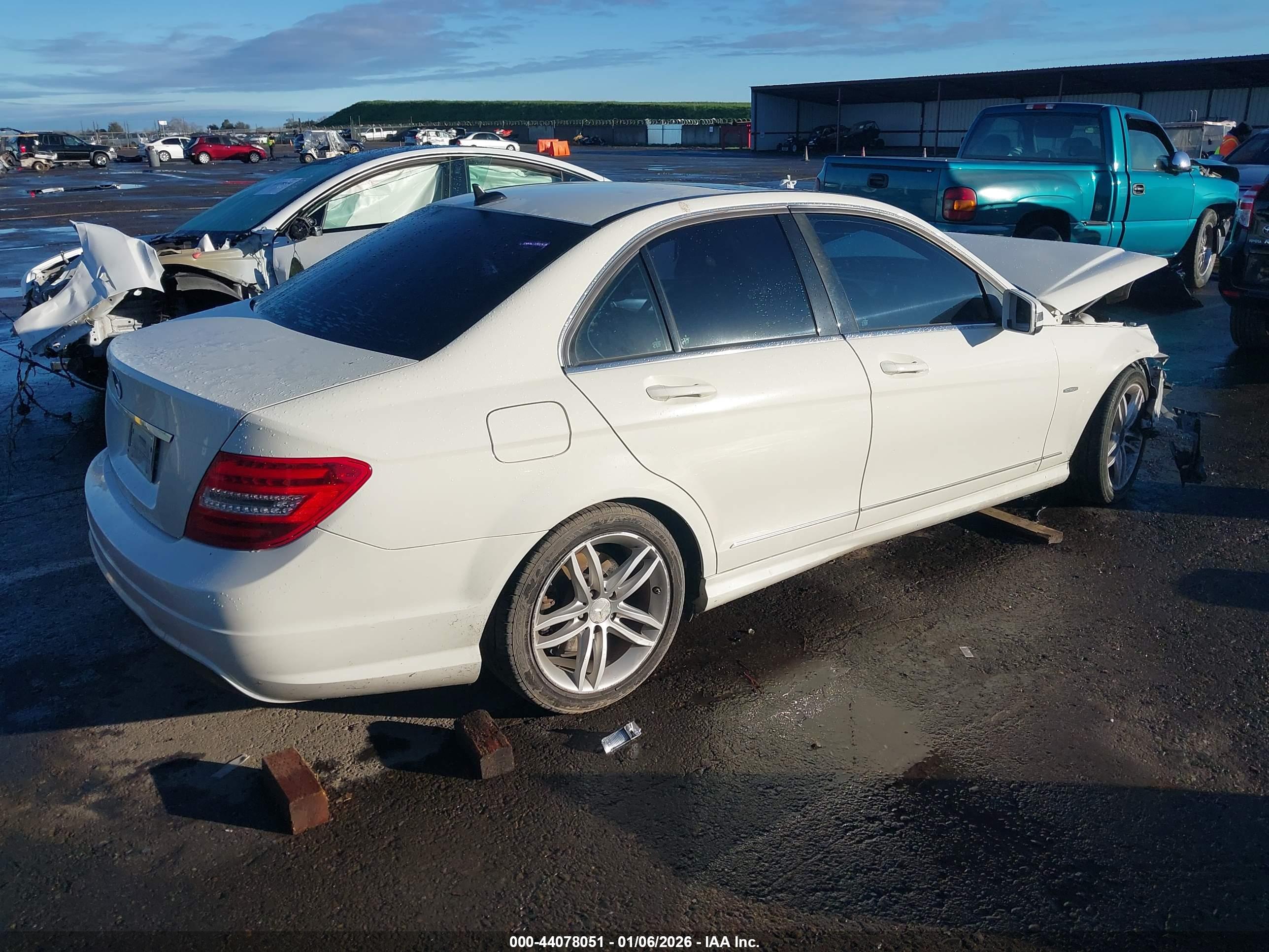MERCEDES-BENZ C image 4