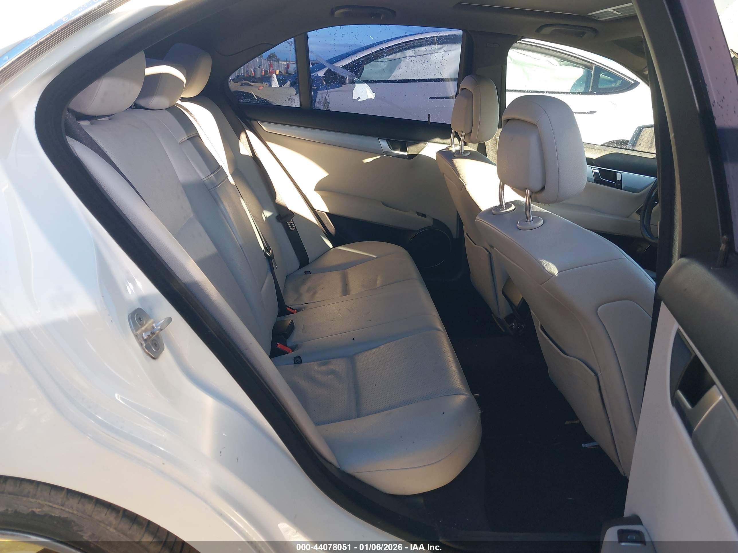 MERCEDES-BENZ C image 8
