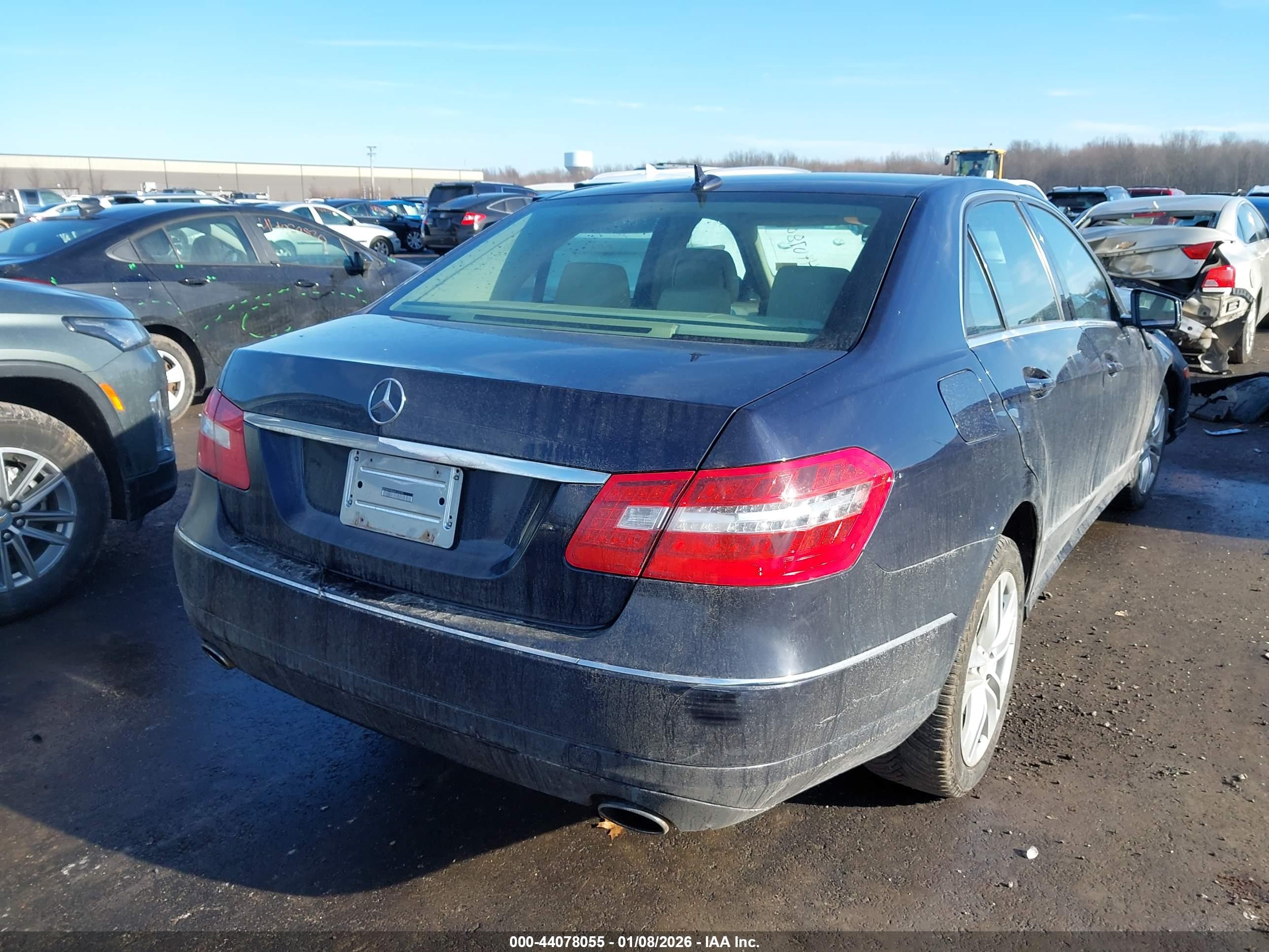 MERCEDES-BENZ E image 4