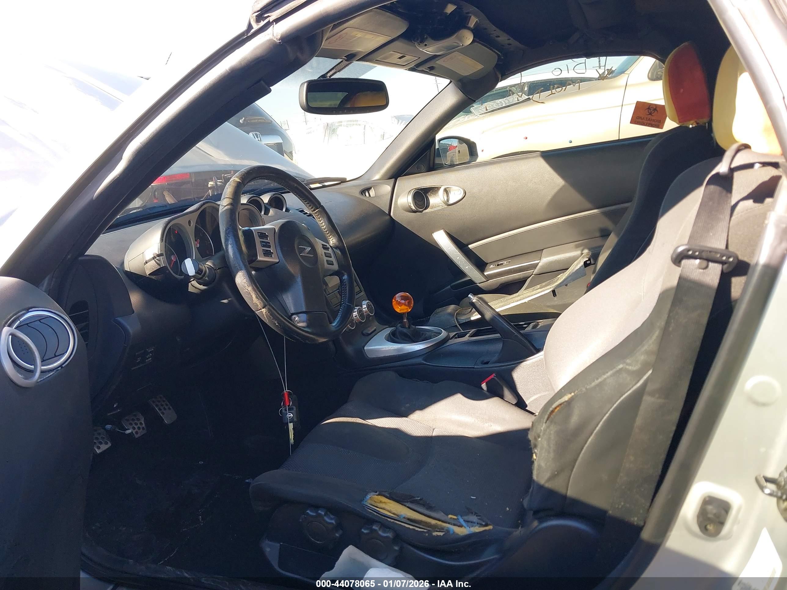 NISSAN 350Z image 8
