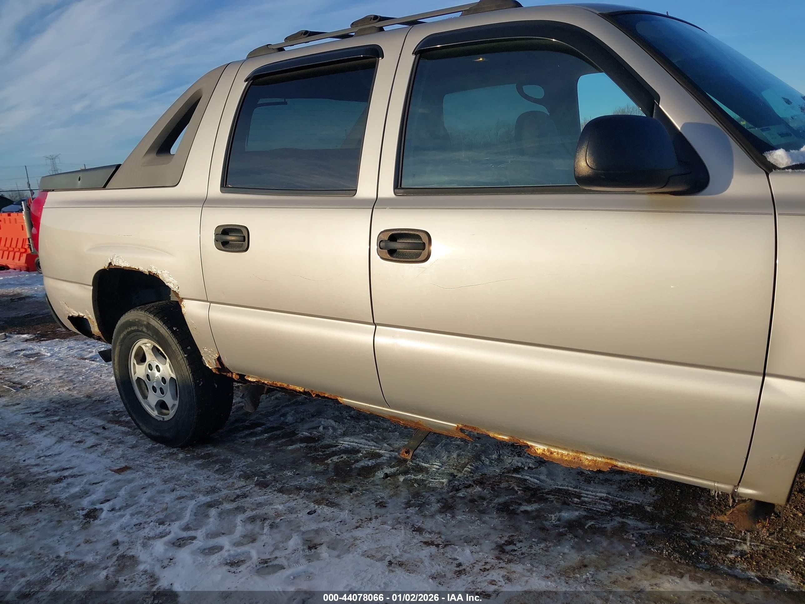 CHEVROLET AVALANCHE image 6