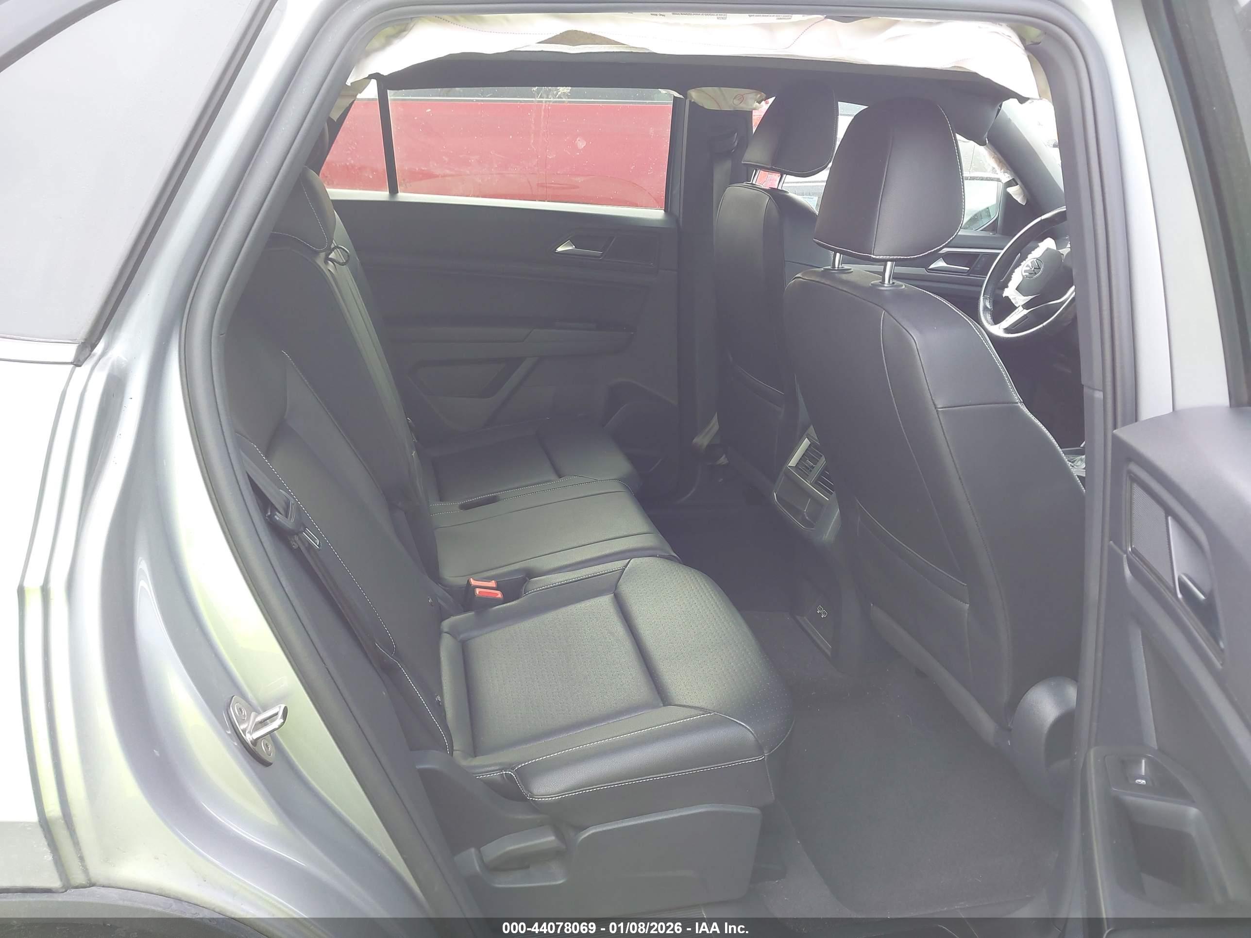 VOLKSWAGEN ATLAS image 8