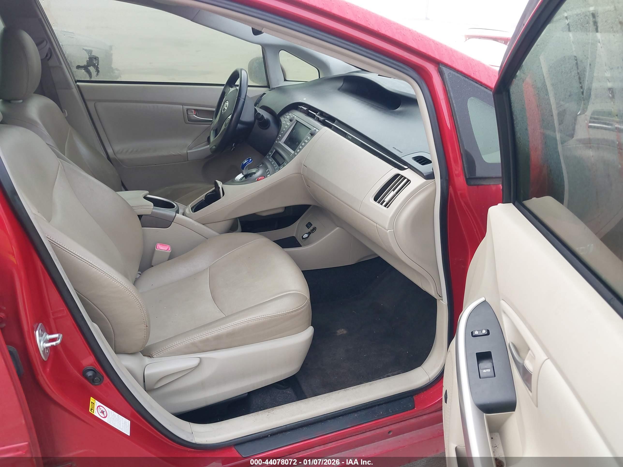 TOYOTA PRIUS image 5