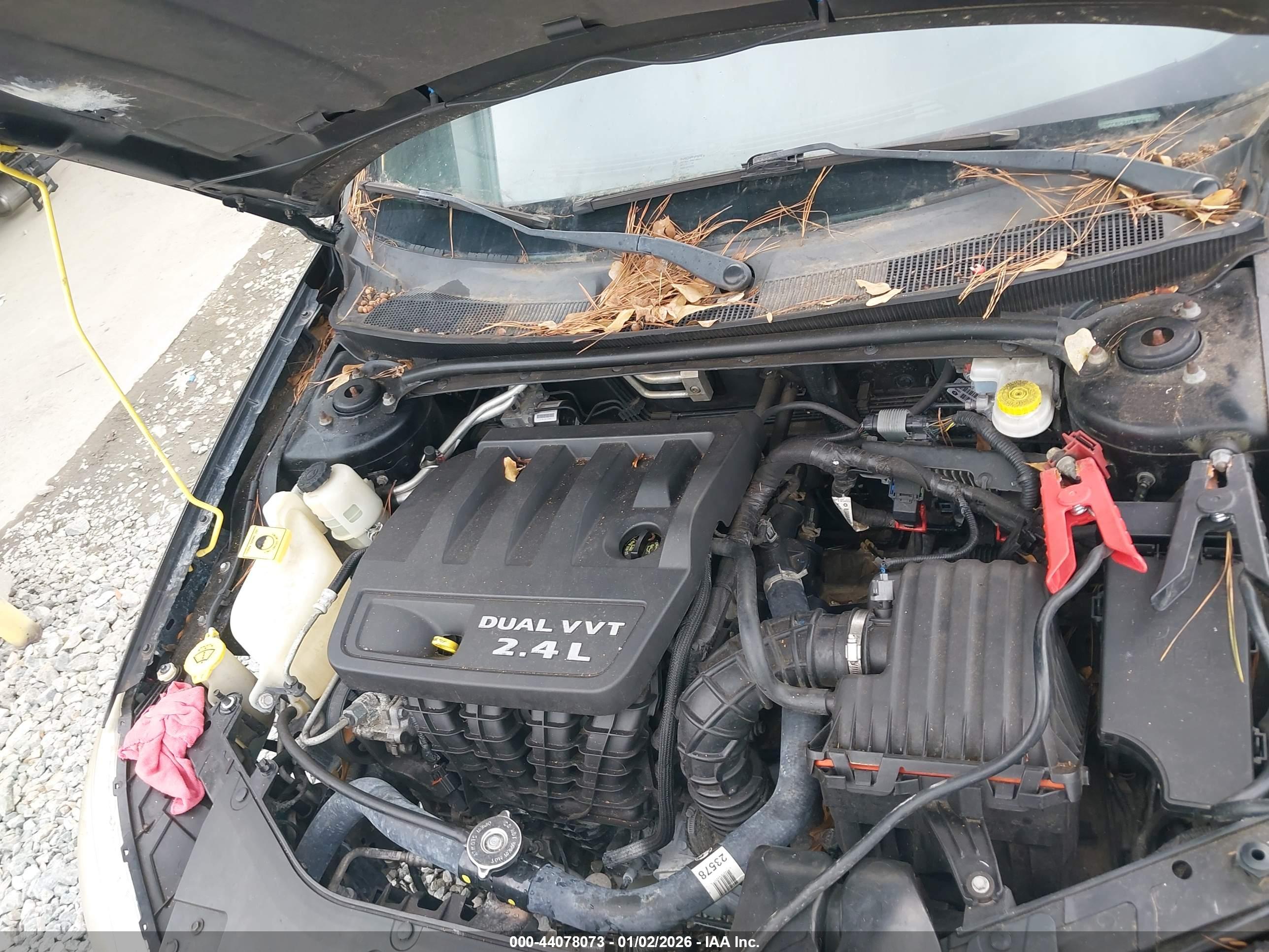 CHRYSLER 200 image 10