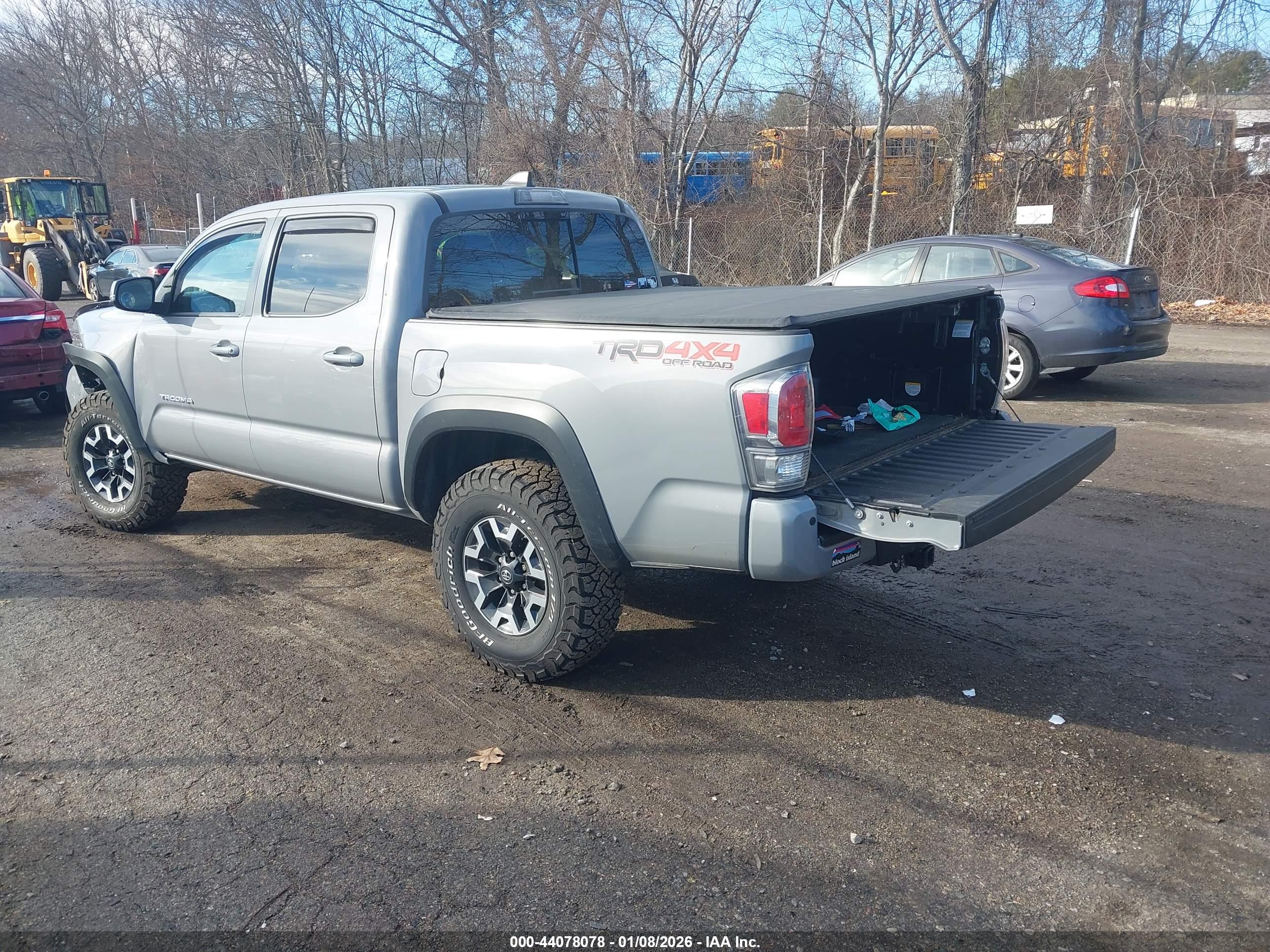 TOYOTA TACOMA image 3