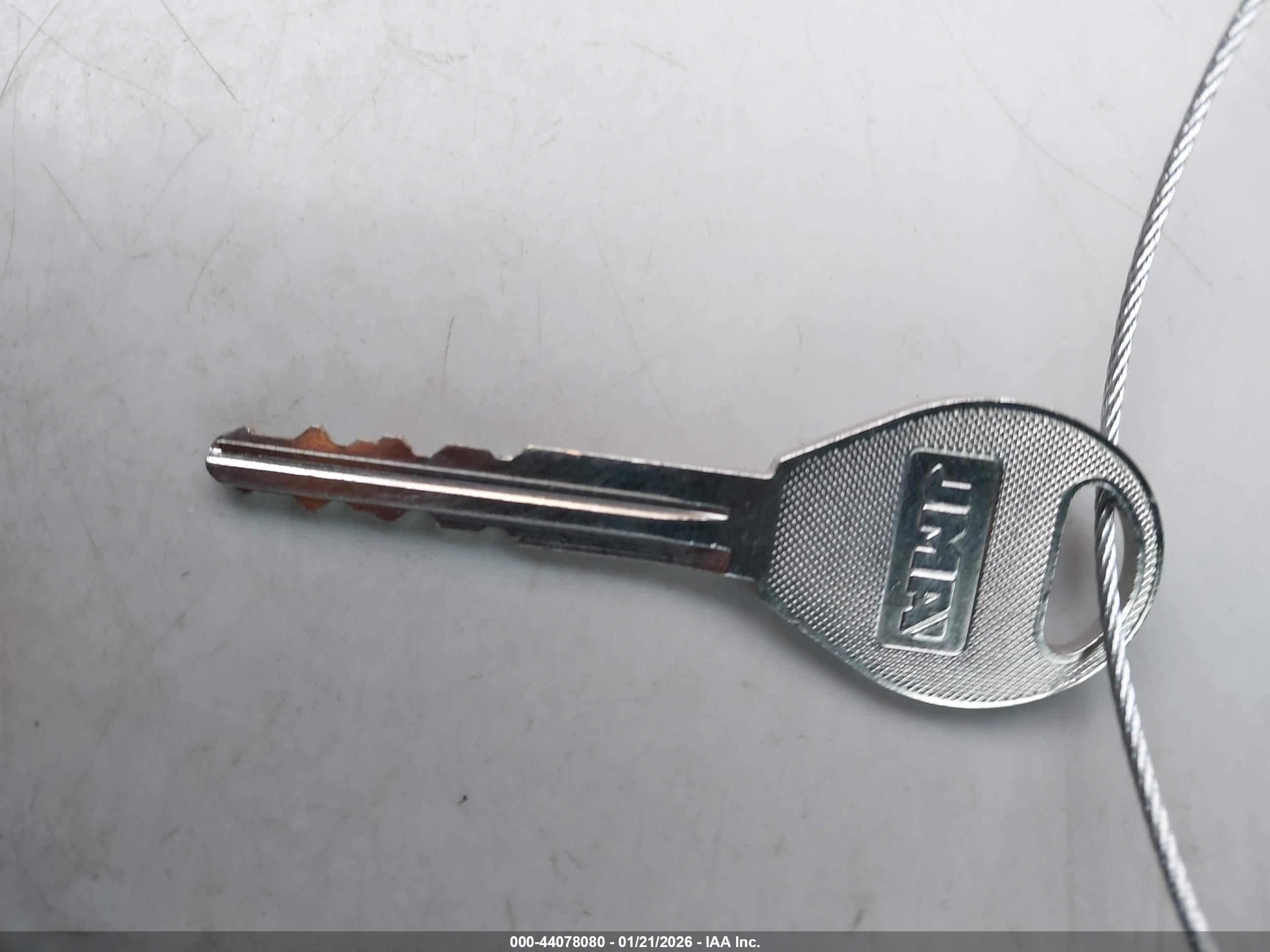 NISSAN VERSA image 11
