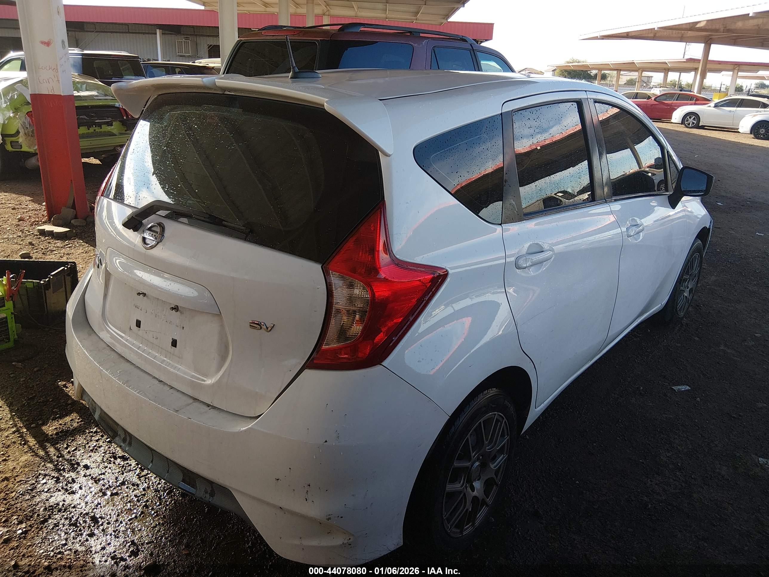 NISSAN VERSA image 4
