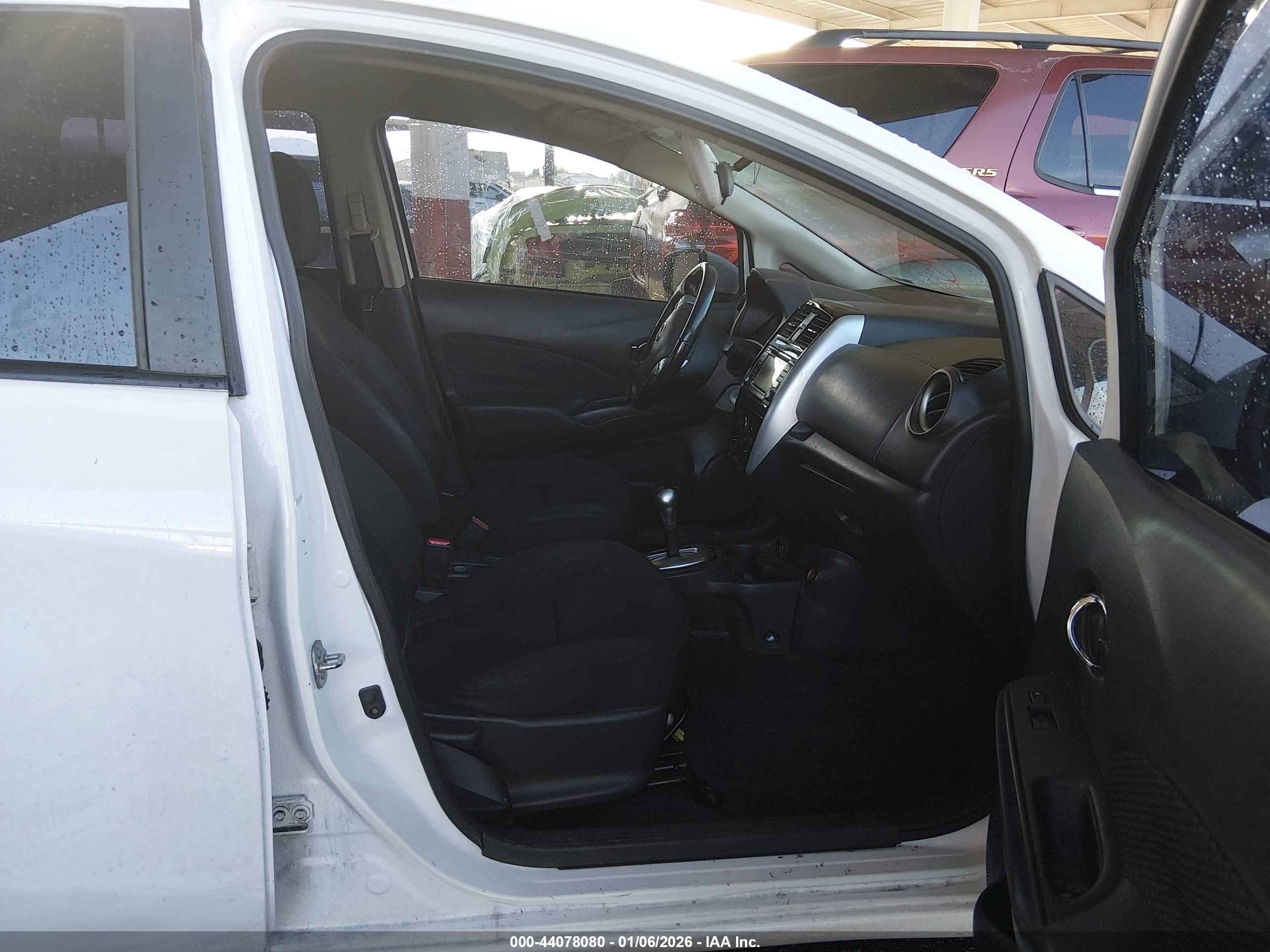 NISSAN VERSA image 5