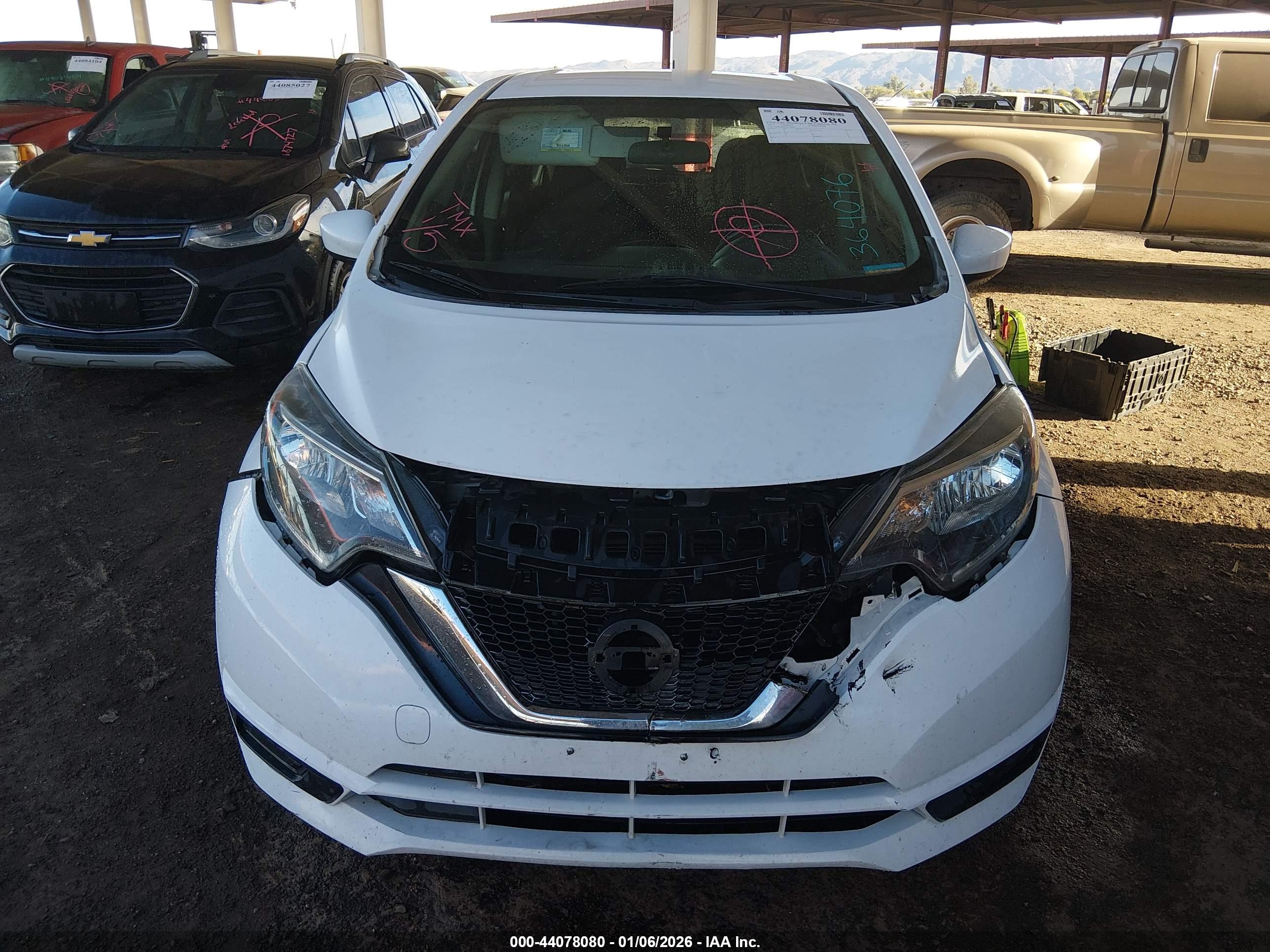 NISSAN VERSA image 6