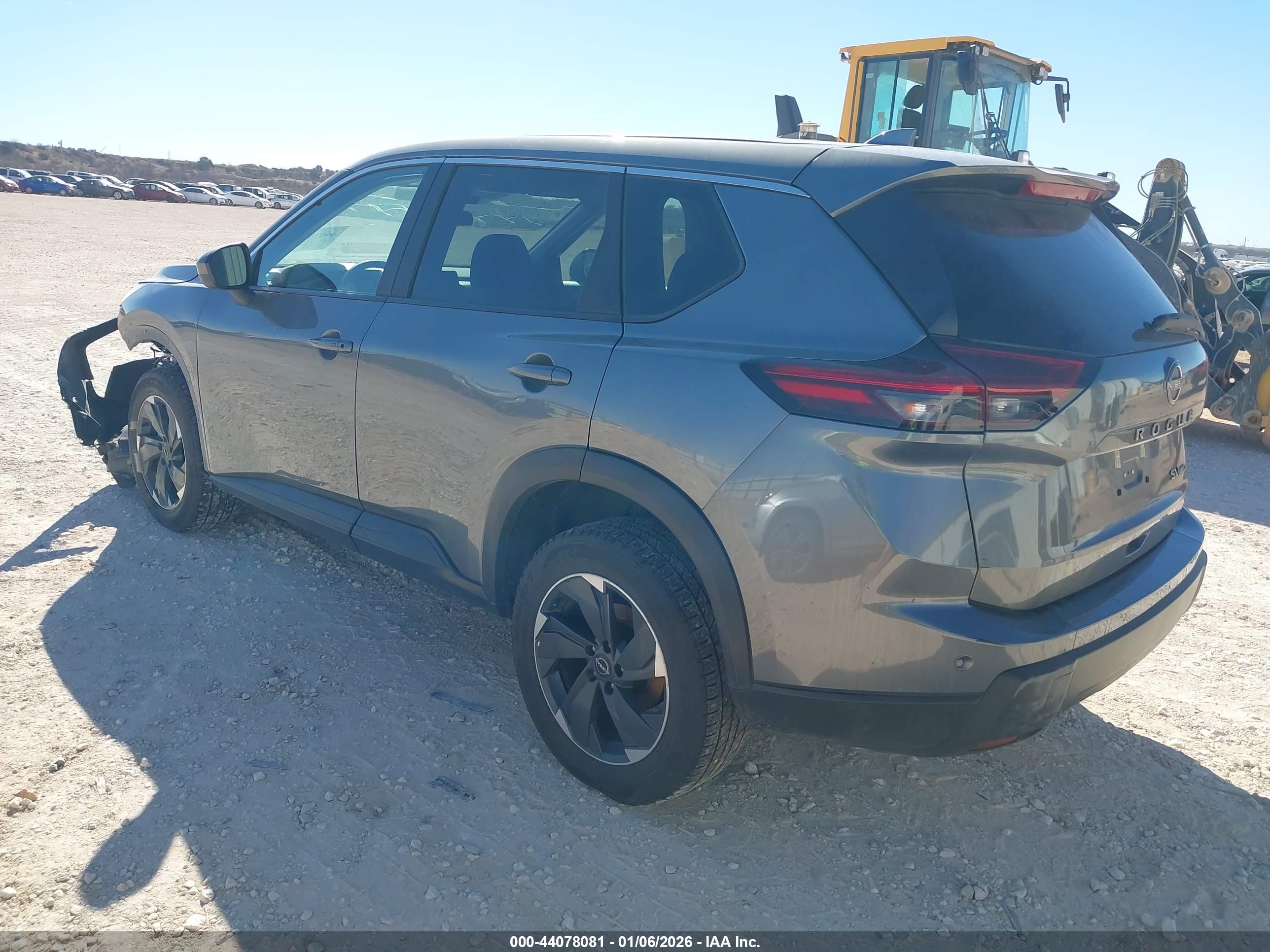 NISSAN ROGUE image 3