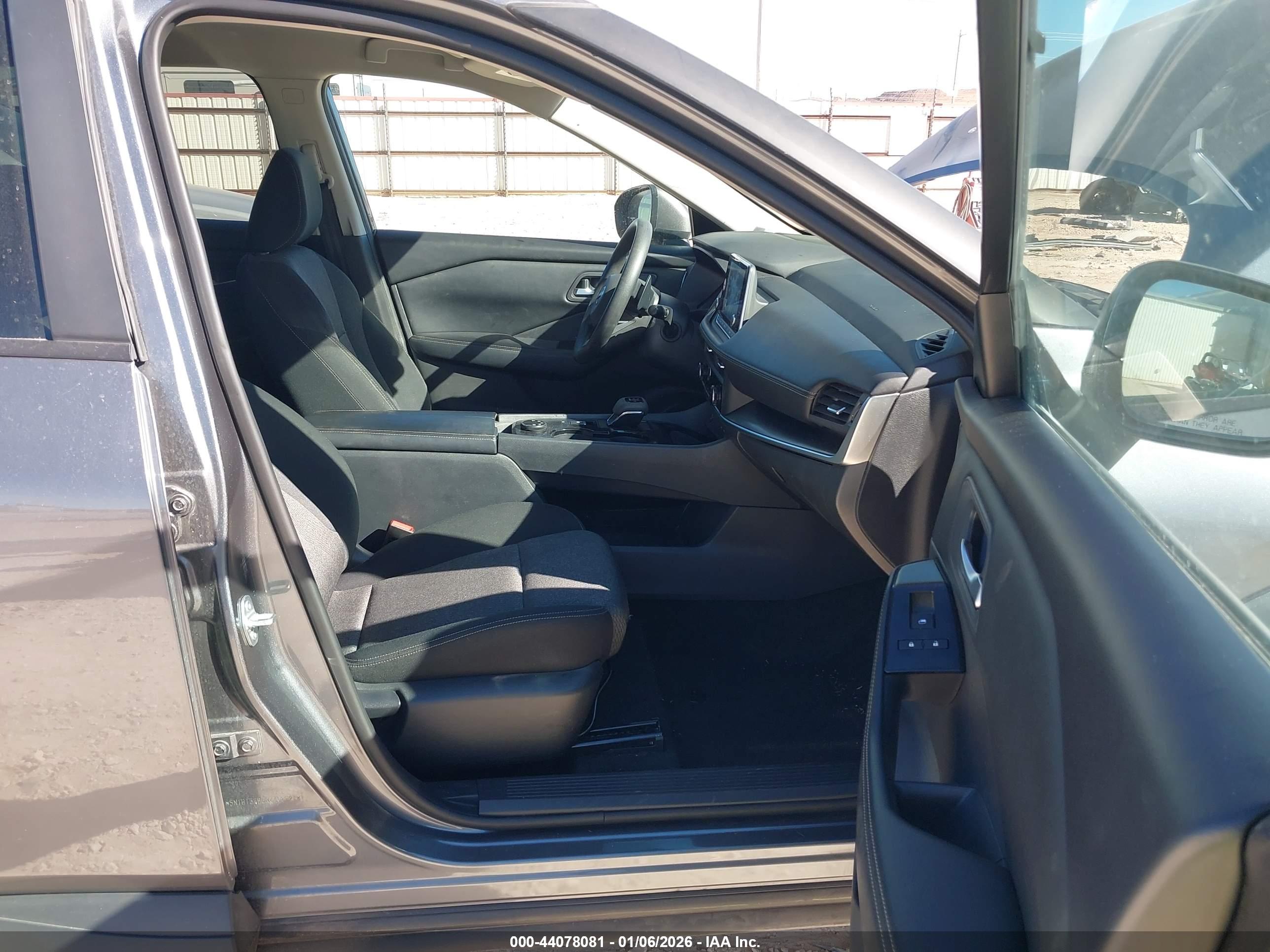 NISSAN ROGUE image 5