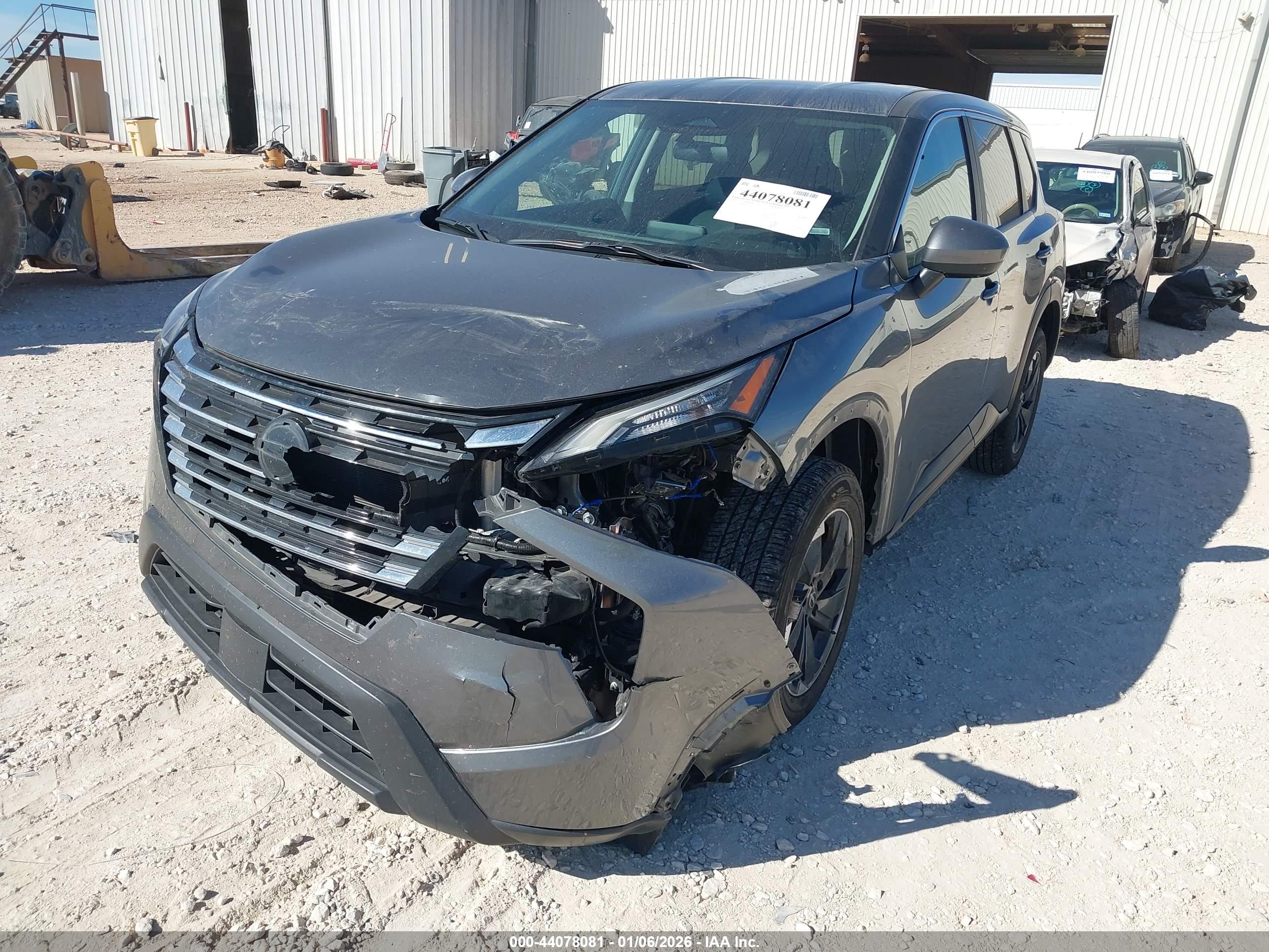 NISSAN ROGUE image 6