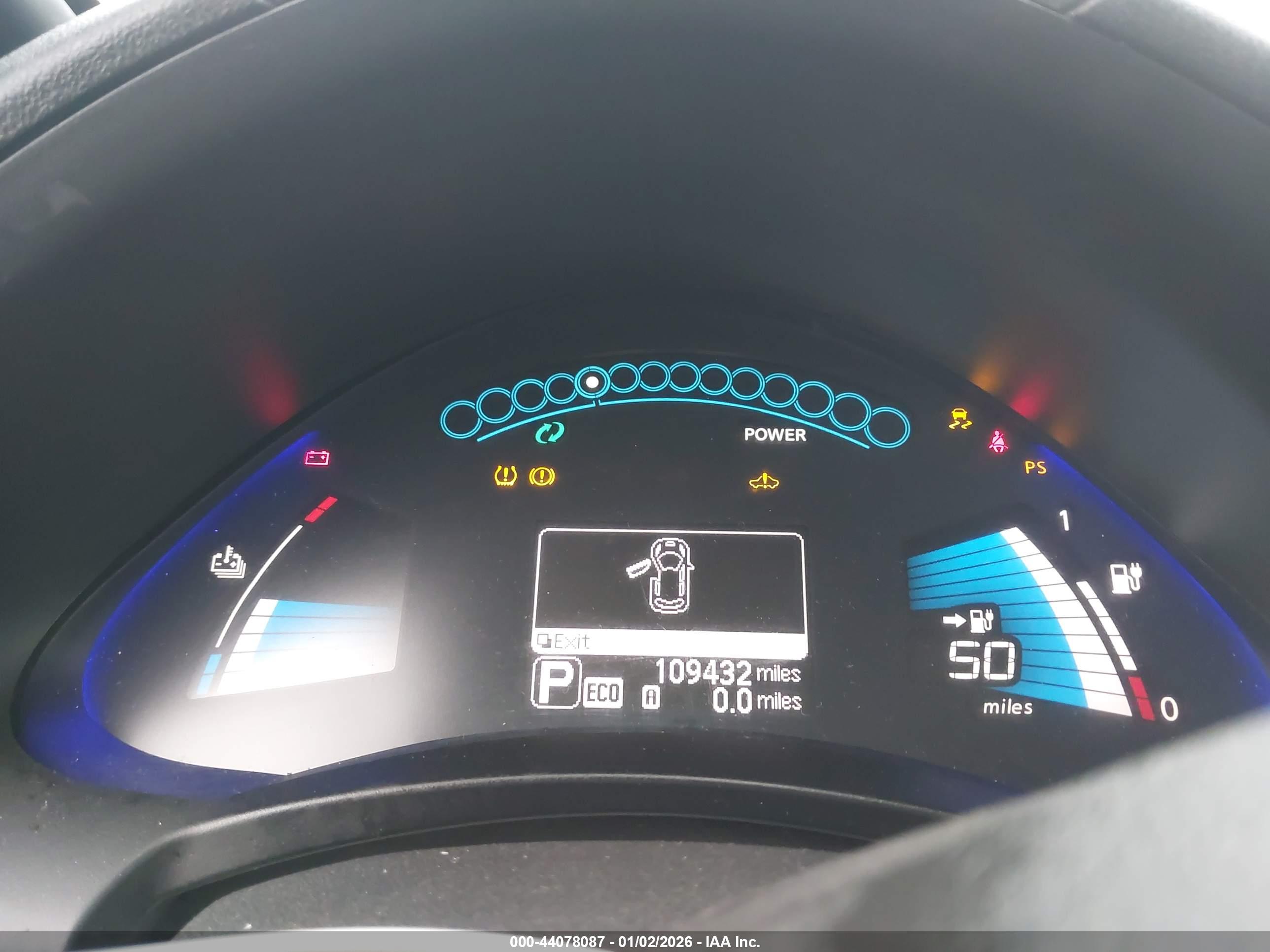 NISSAN LEAF image 7