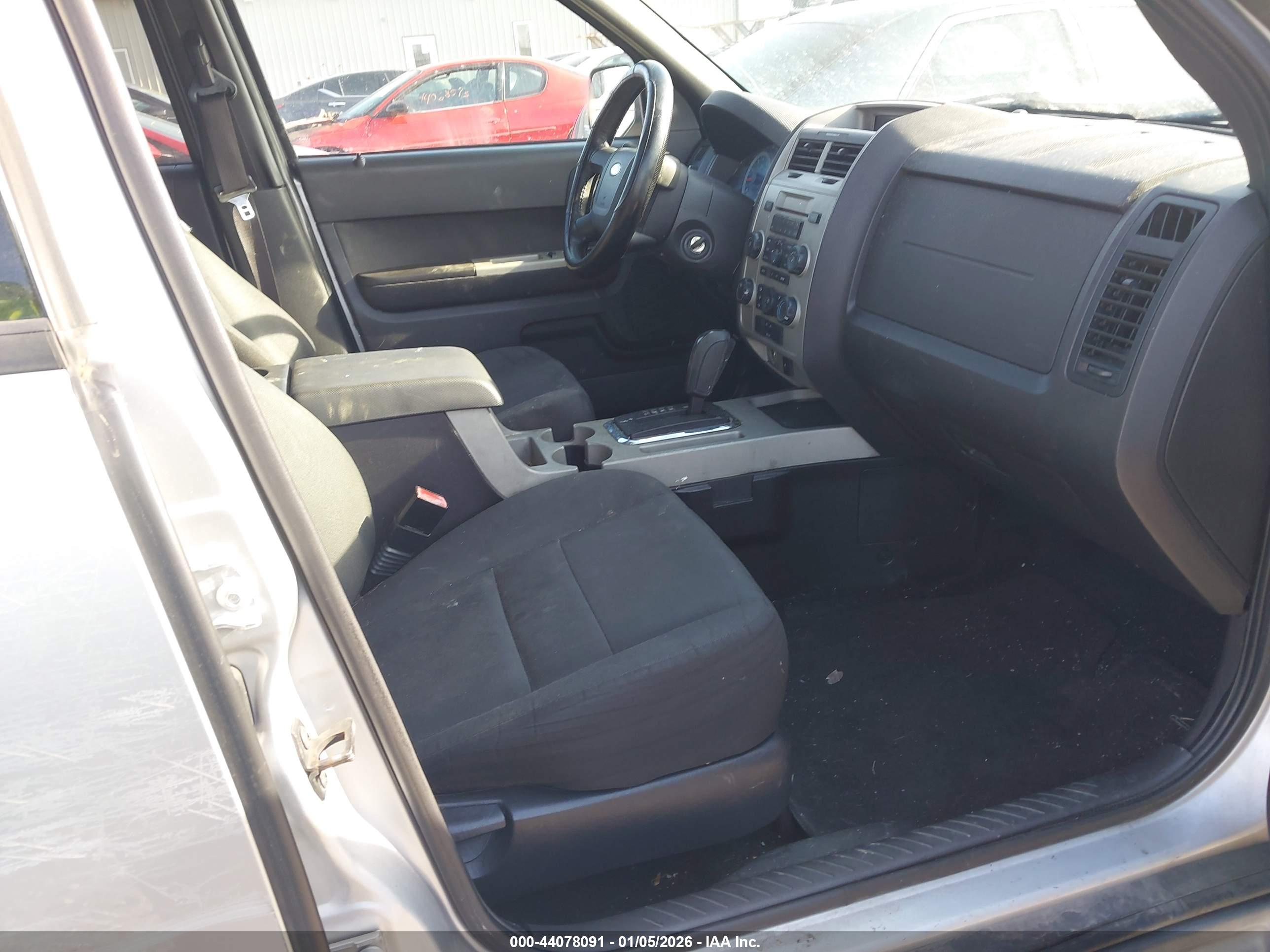 FORD ESCAPE image 5