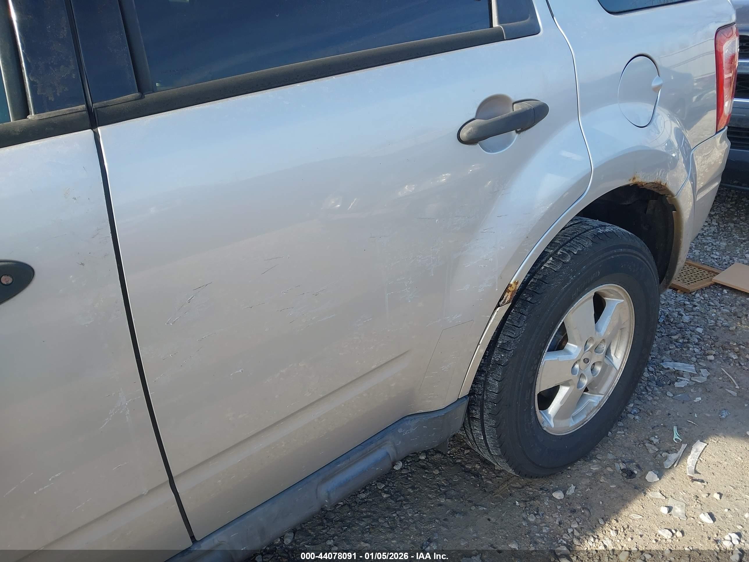 FORD ESCAPE image 6