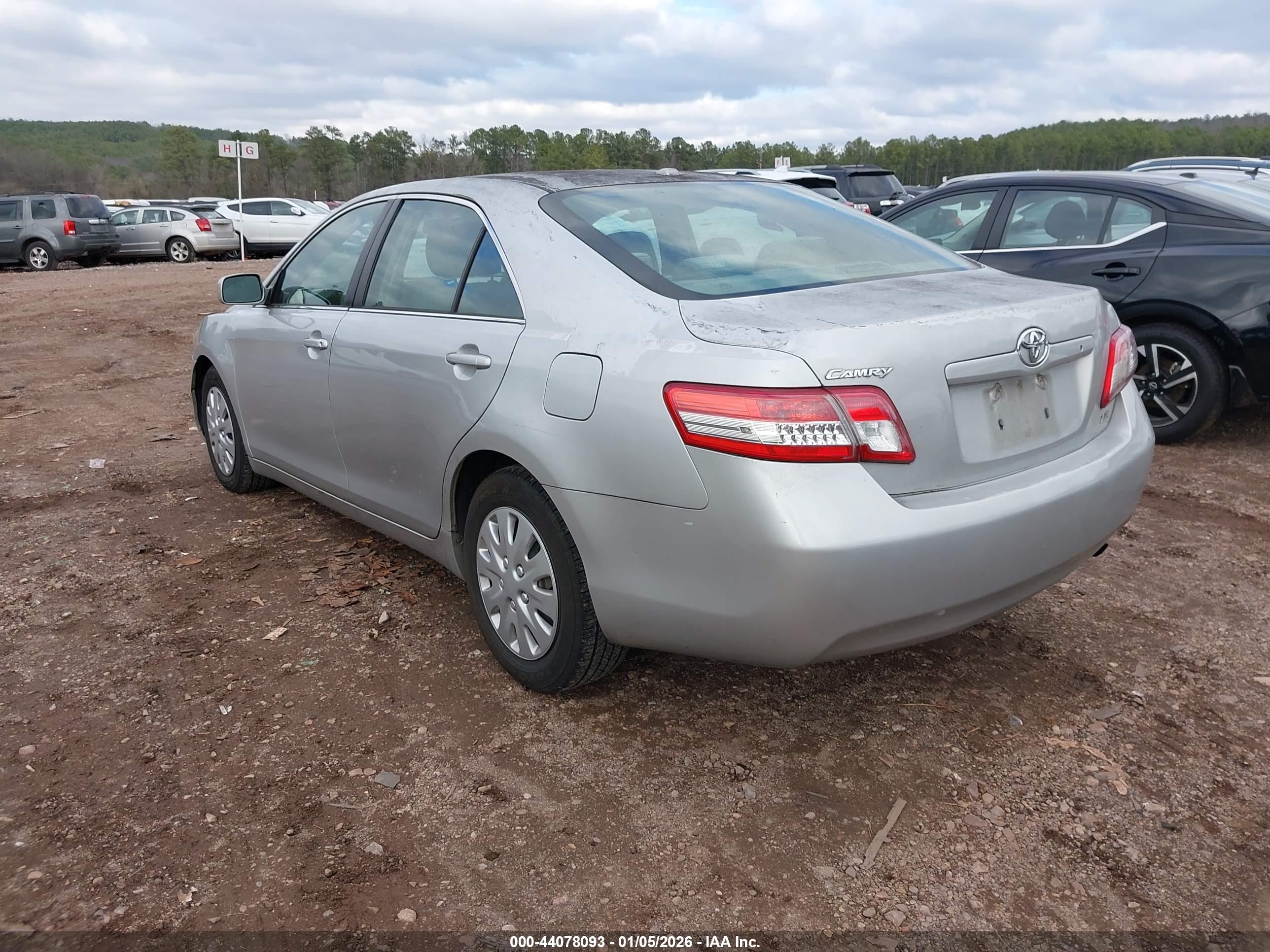 TOYOTA CAMRY image 3