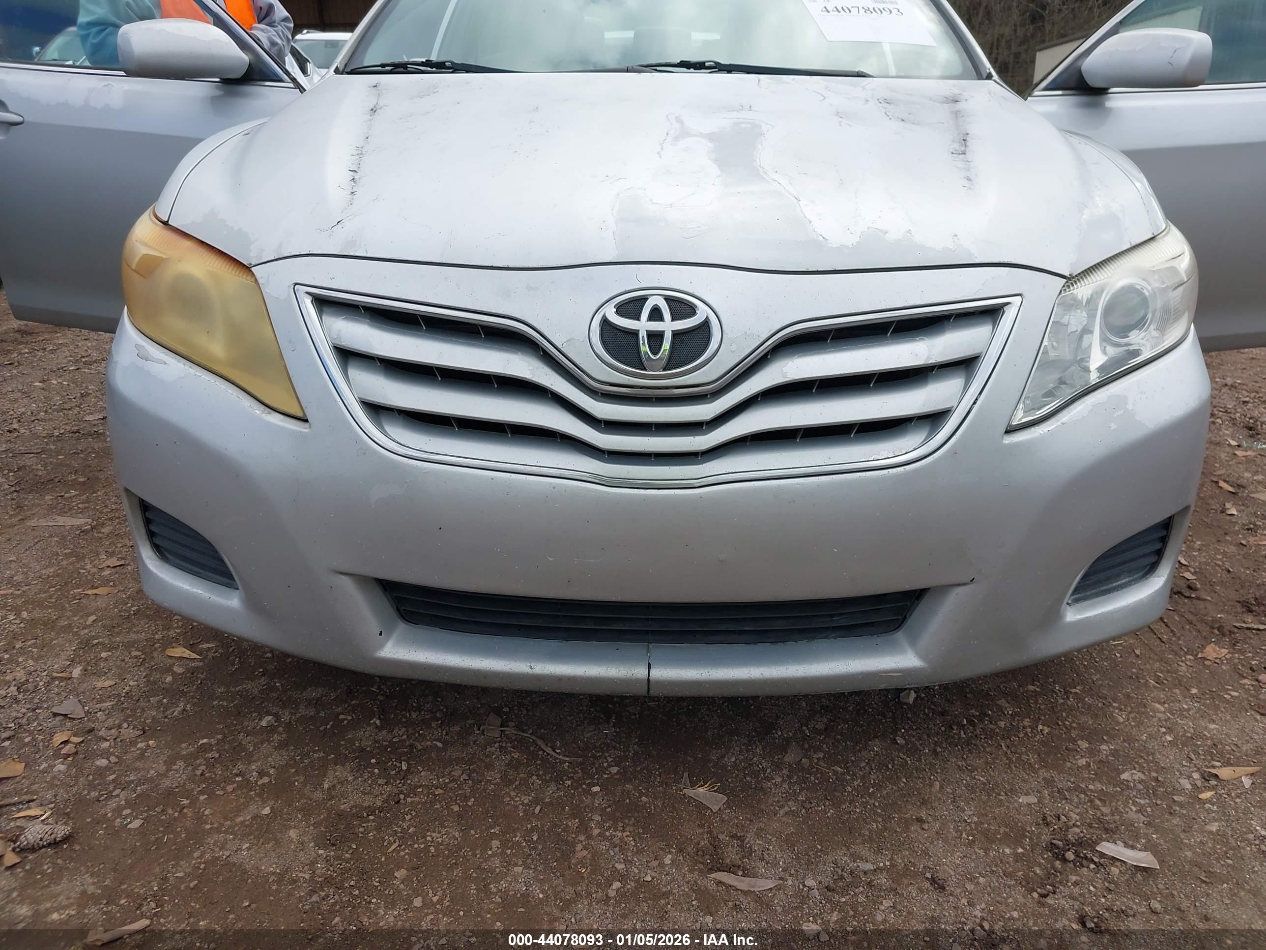 TOYOTA CAMRY image 6