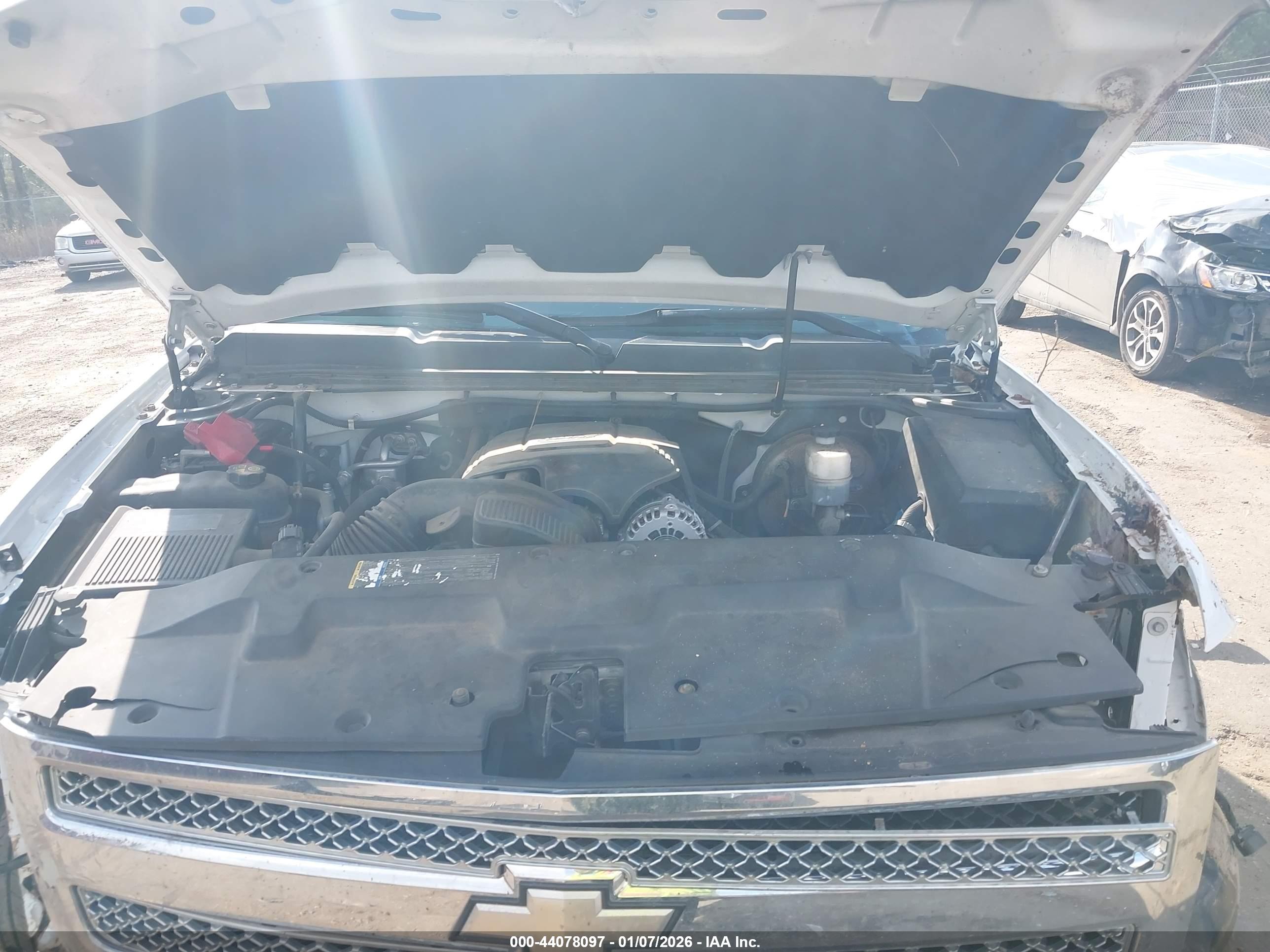 CHEVROLET SILVERADO image 10