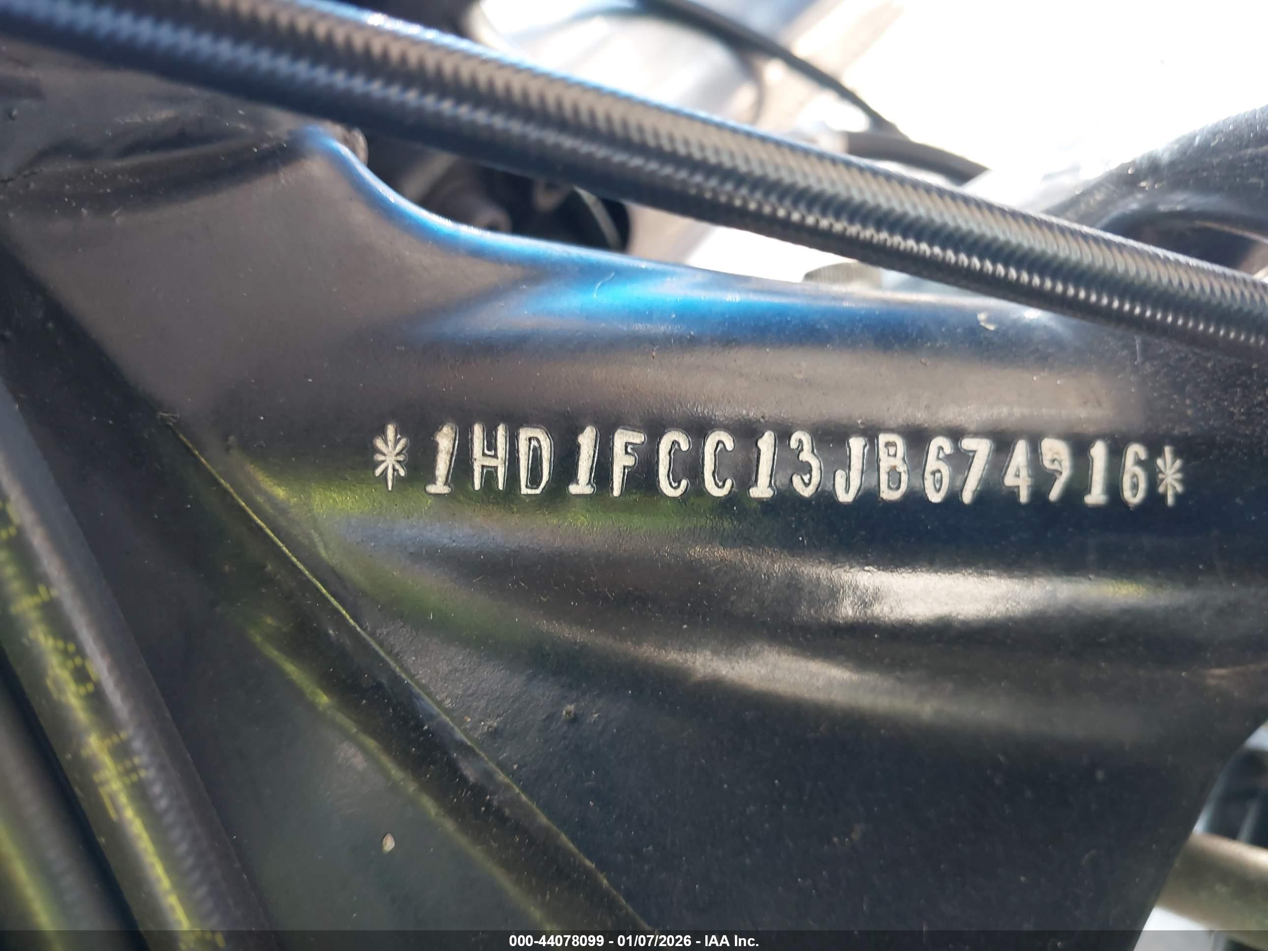HARLEY-DAVIDSON FLHTCU image 10