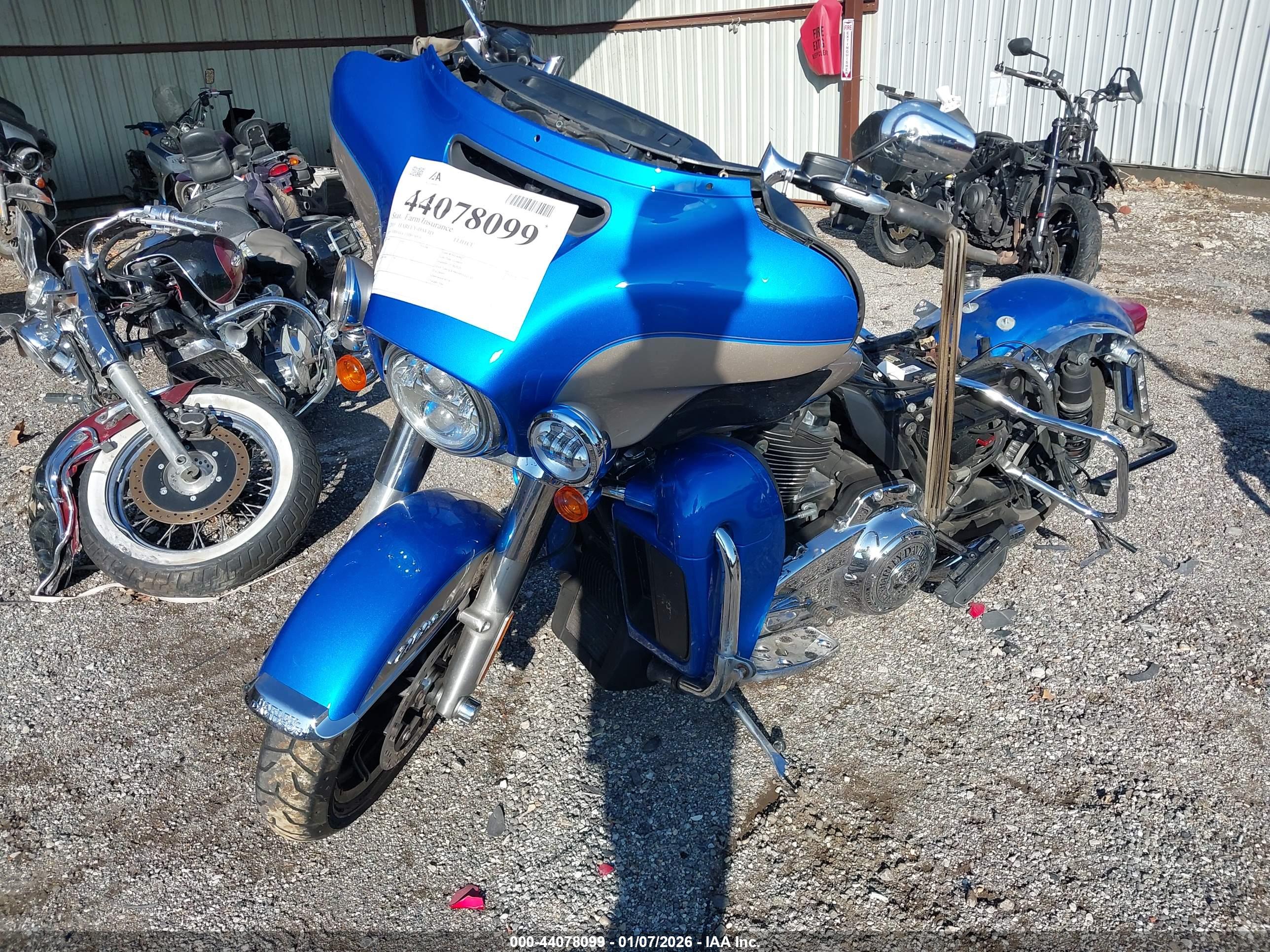 HARLEY-DAVIDSON FLHTCU image 2