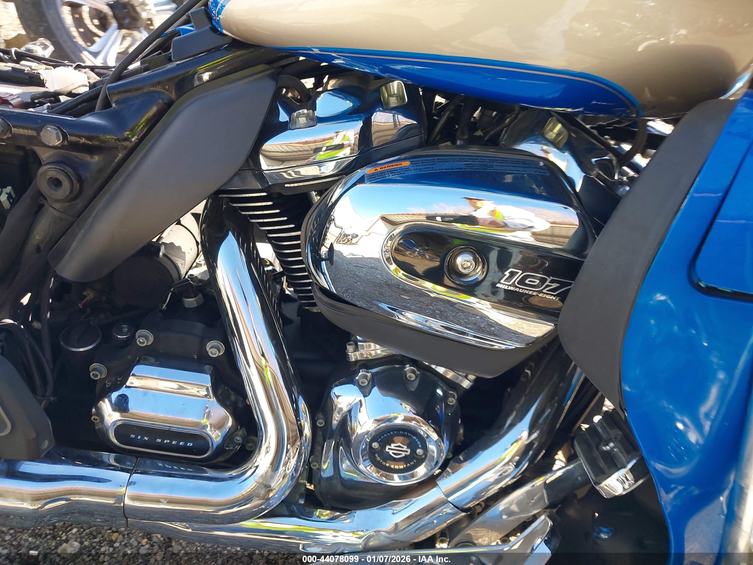 HARLEY-DAVIDSON FLHTCU image 8