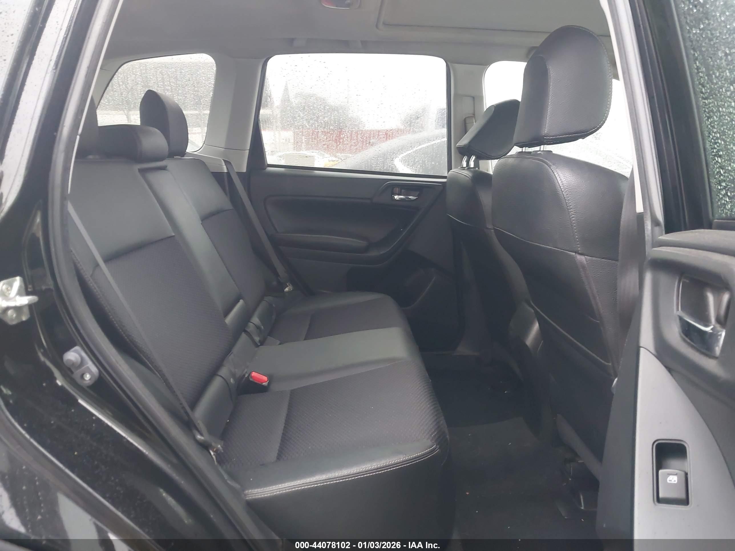 SUBARU FORESTER image 8