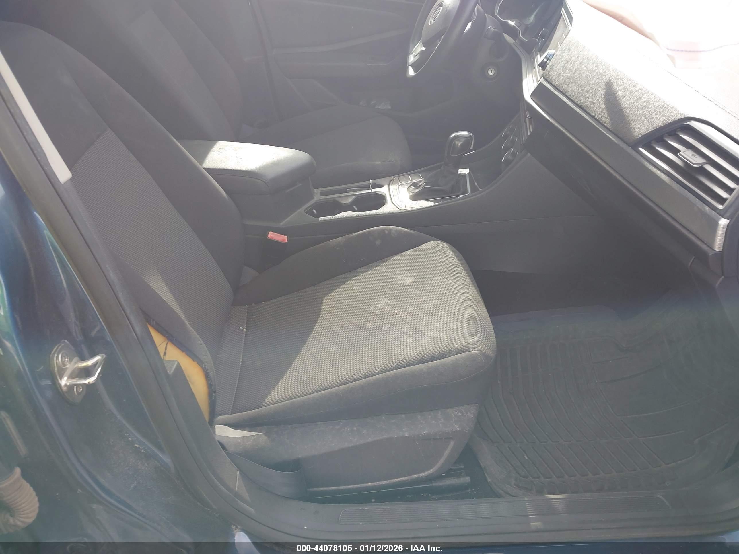 VOLKSWAGEN JETTA image 5