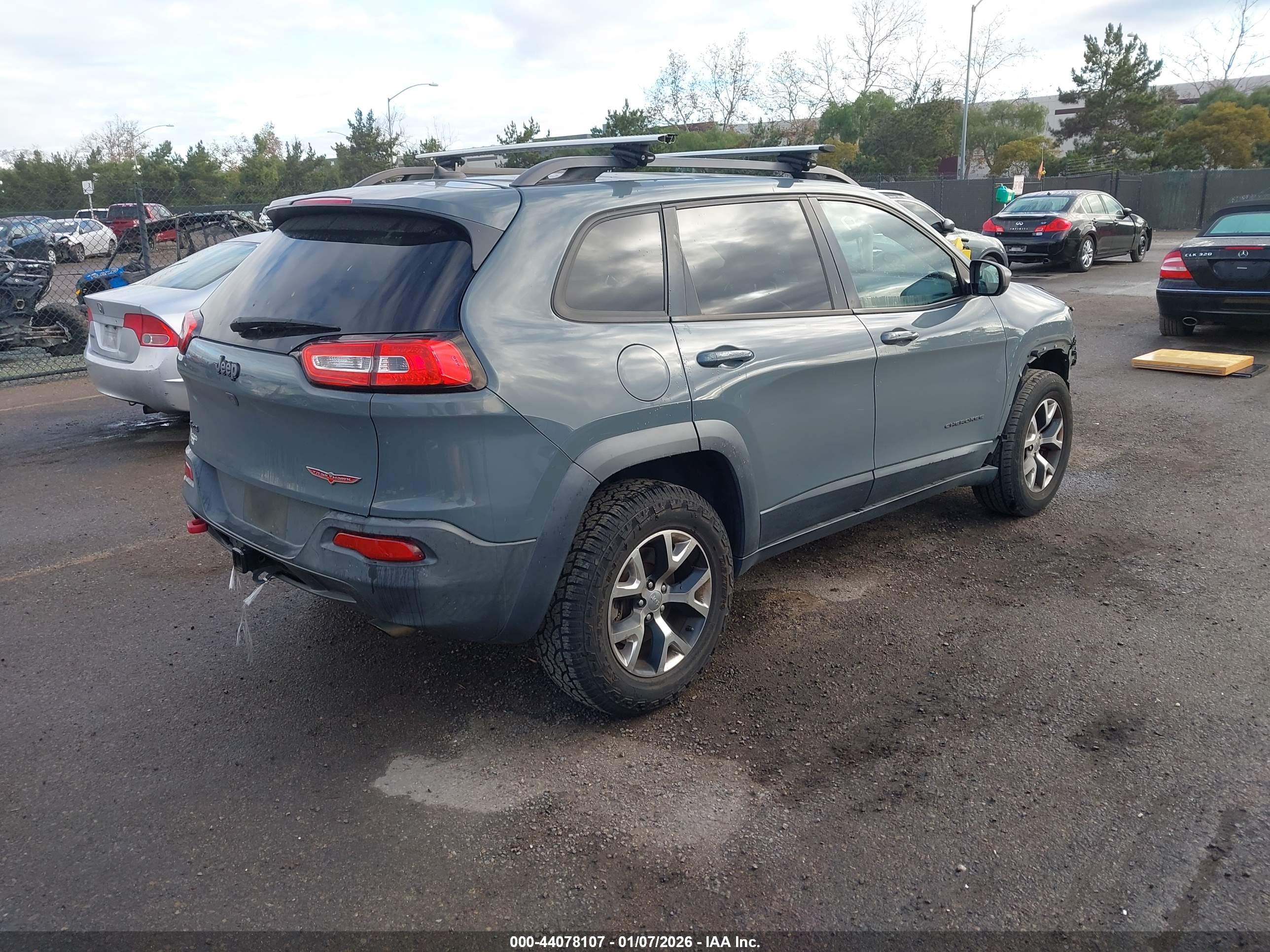 JEEP CHEROKEE image 4