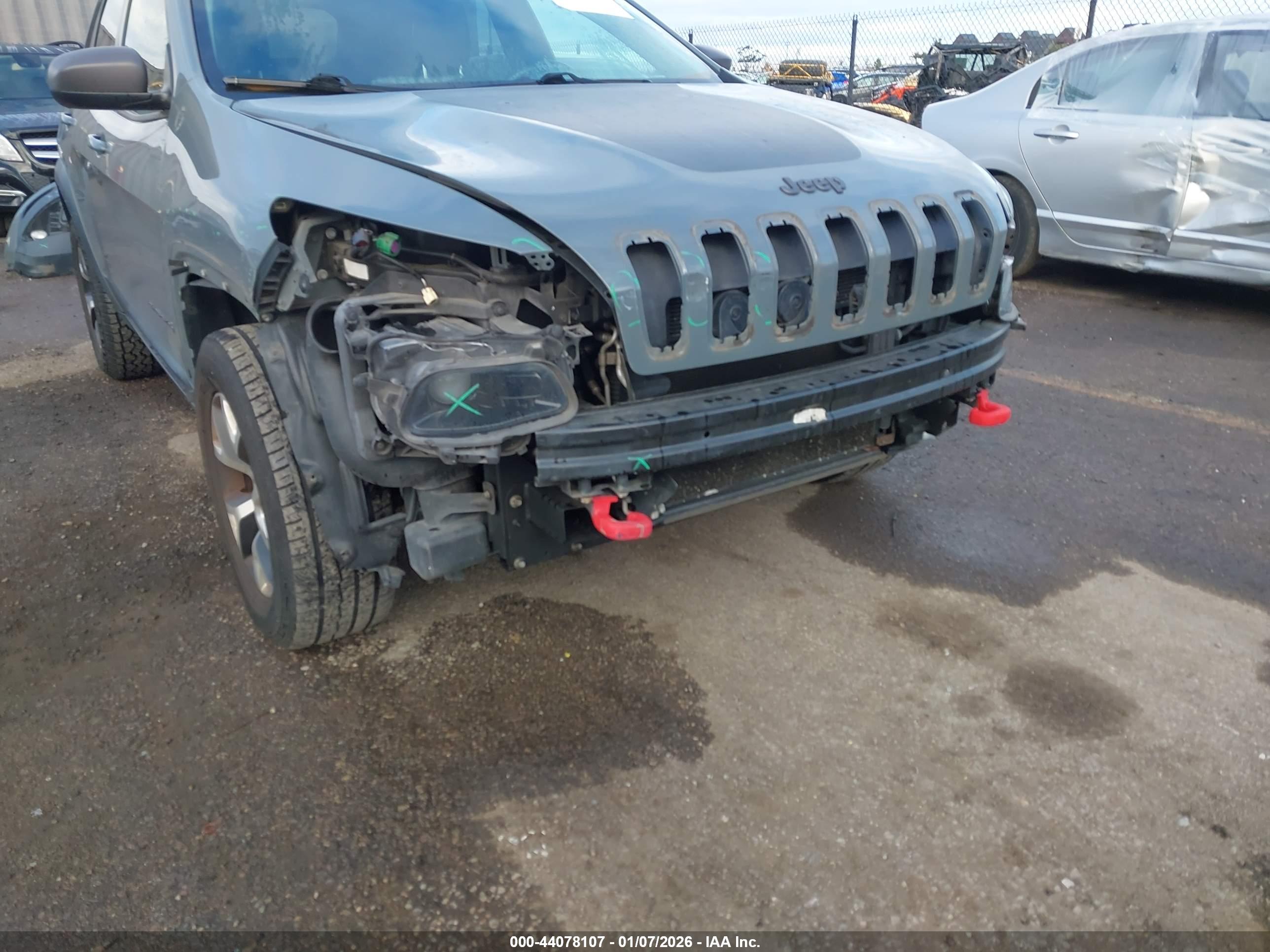 JEEP CHEROKEE image 6