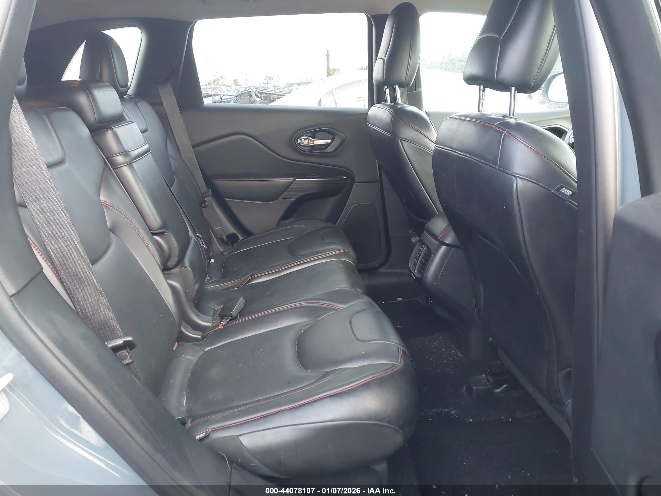 JEEP CHEROKEE image 8