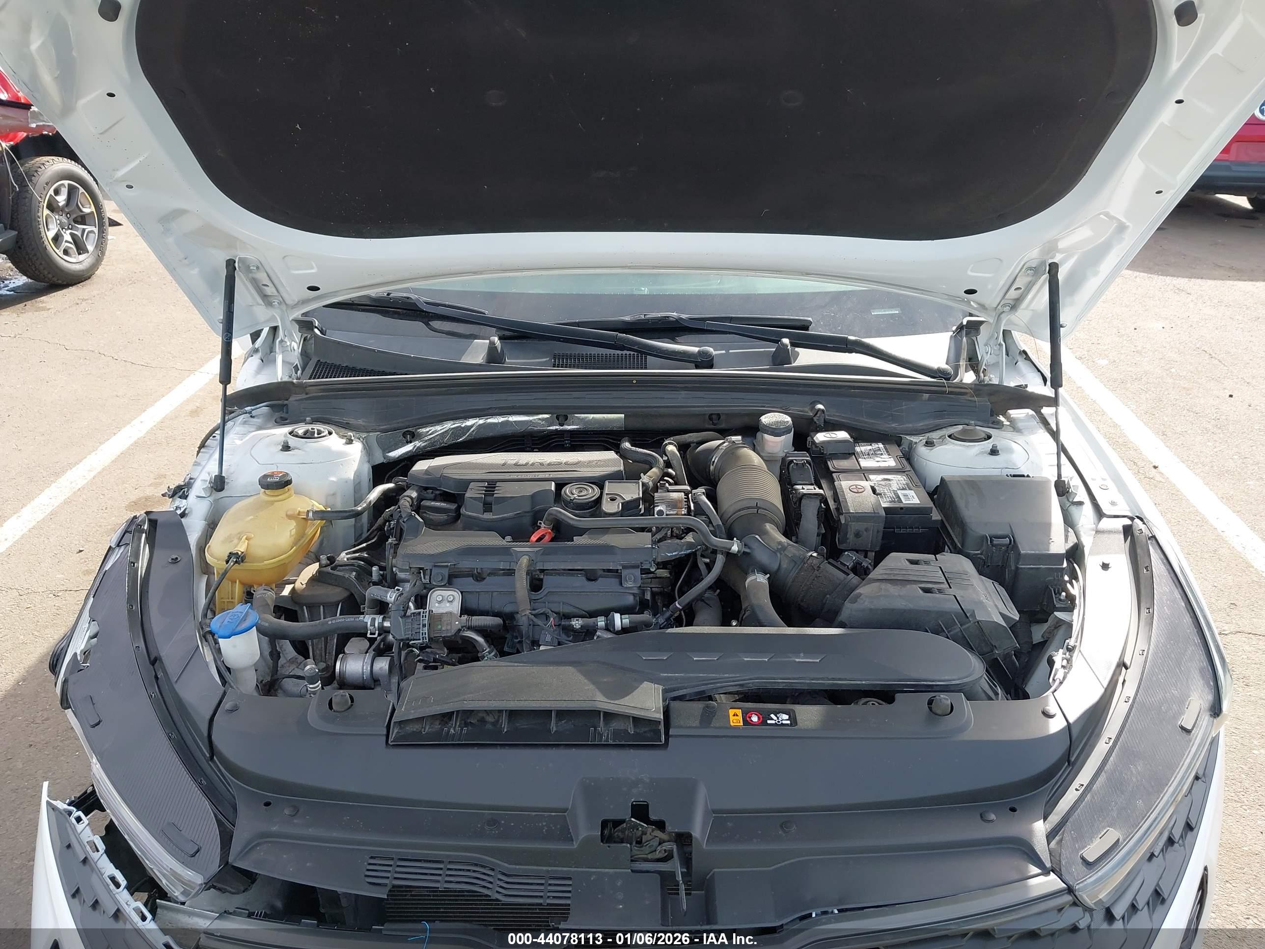 KIA K5 image 10