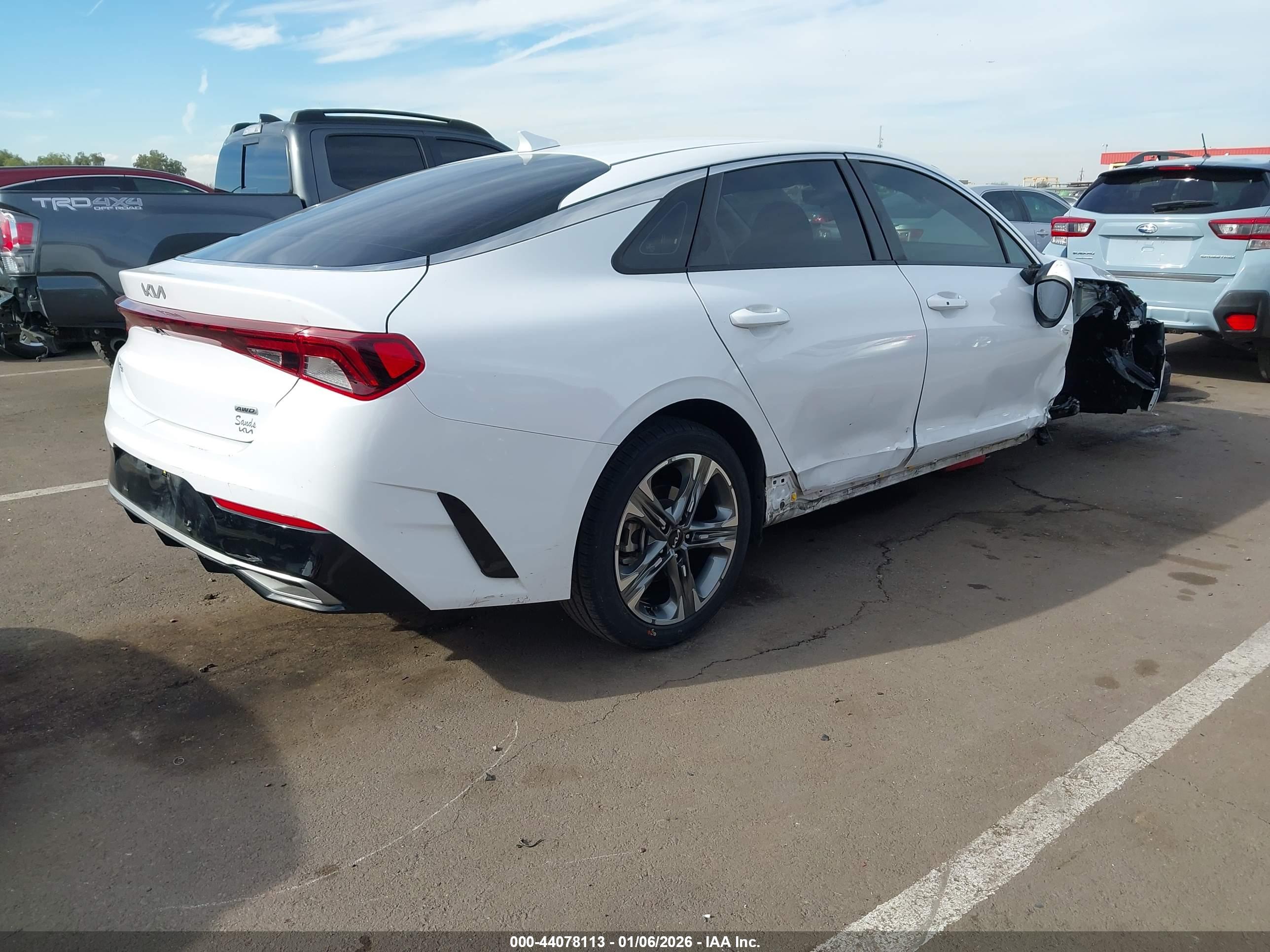 KIA K5 image 4