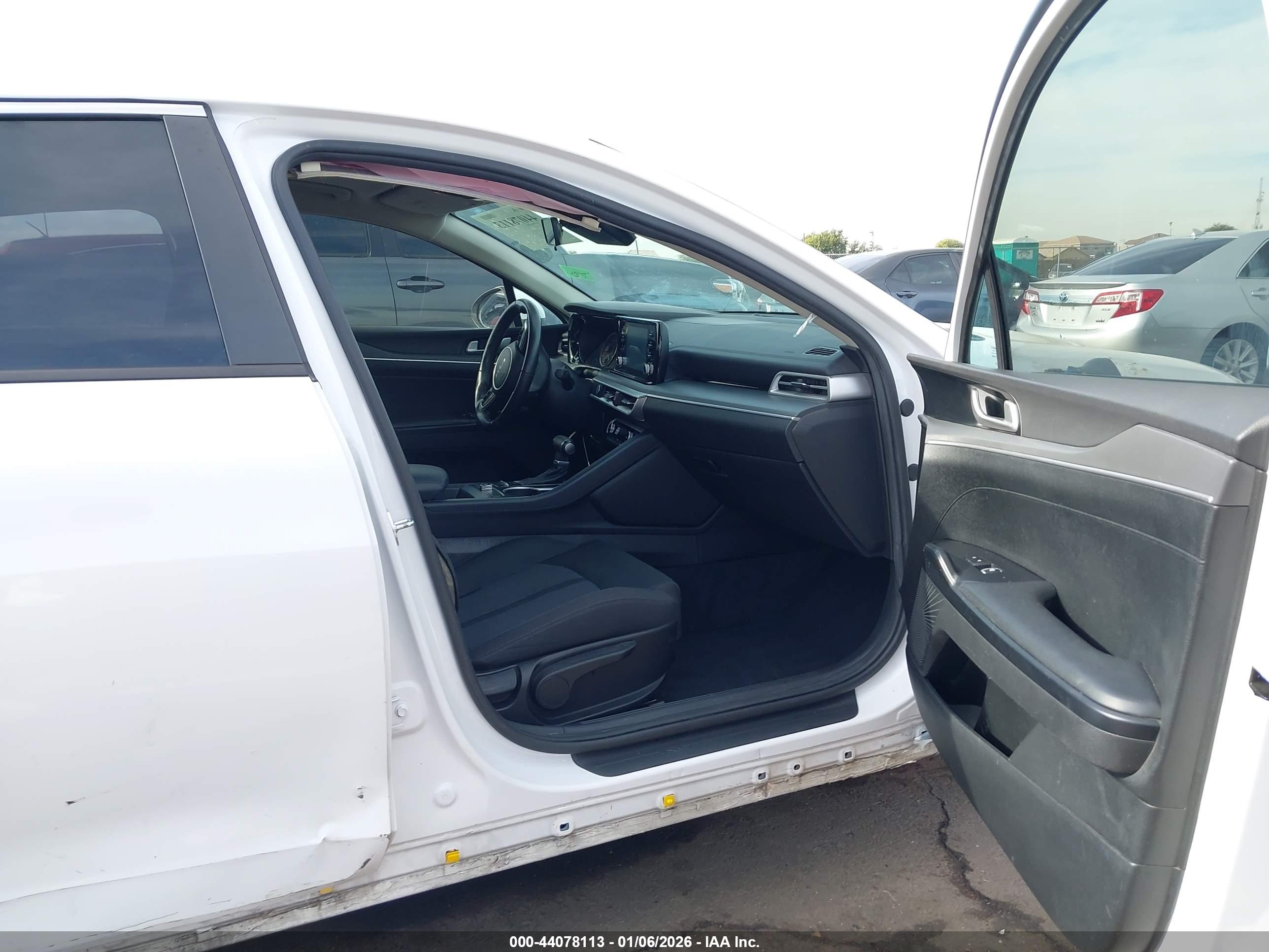 KIA K5 image 5