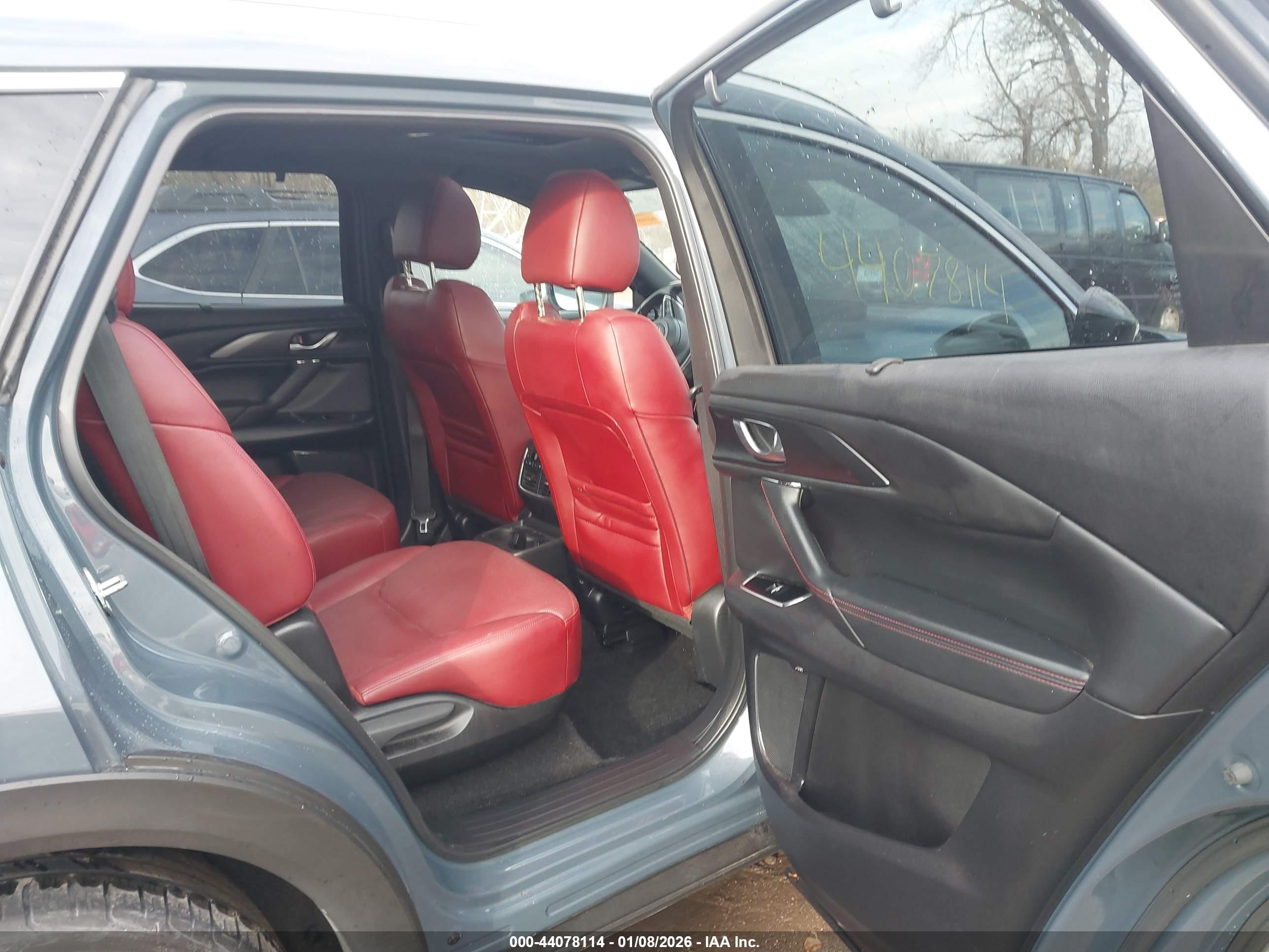 MAZDA CX-9 image 8