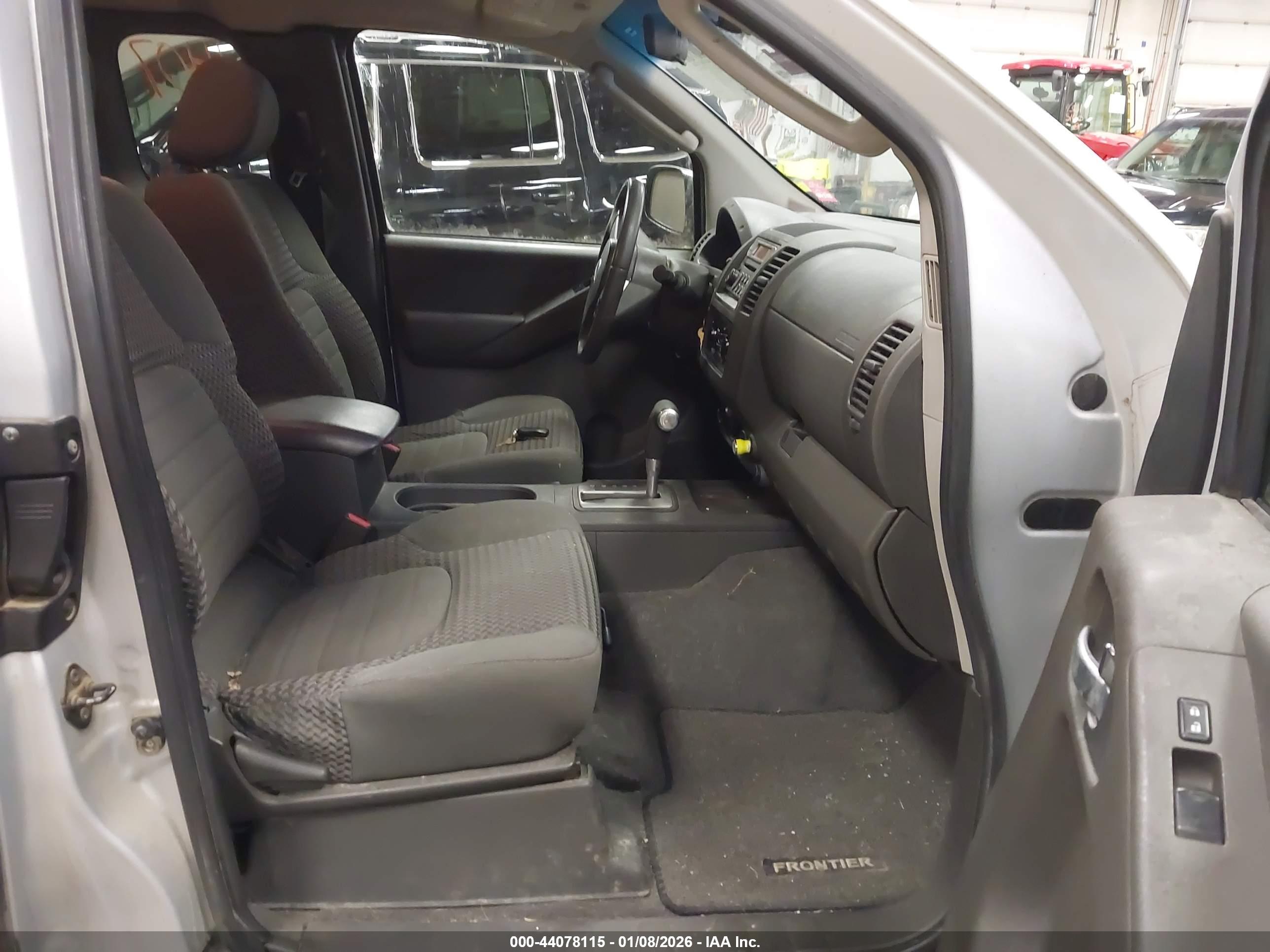 NISSAN FRONTIER image 5