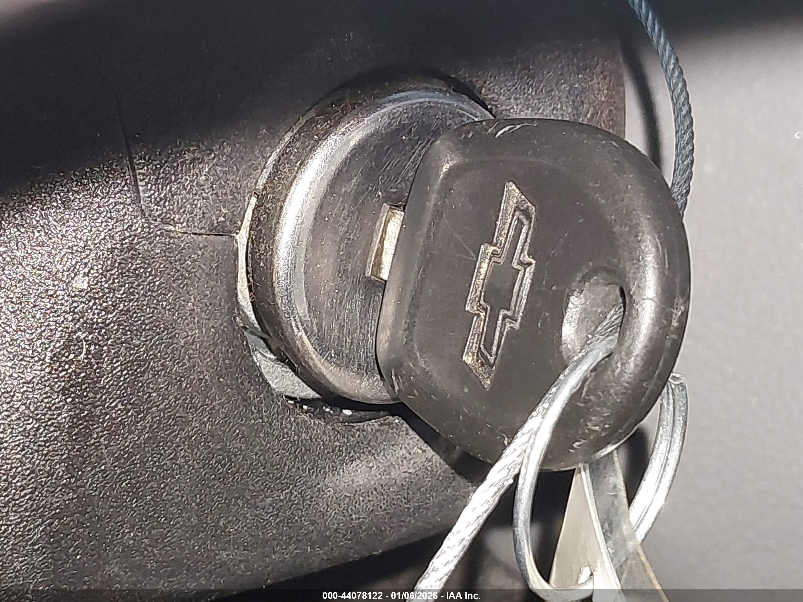 CHEVROLET COLORADO image 11