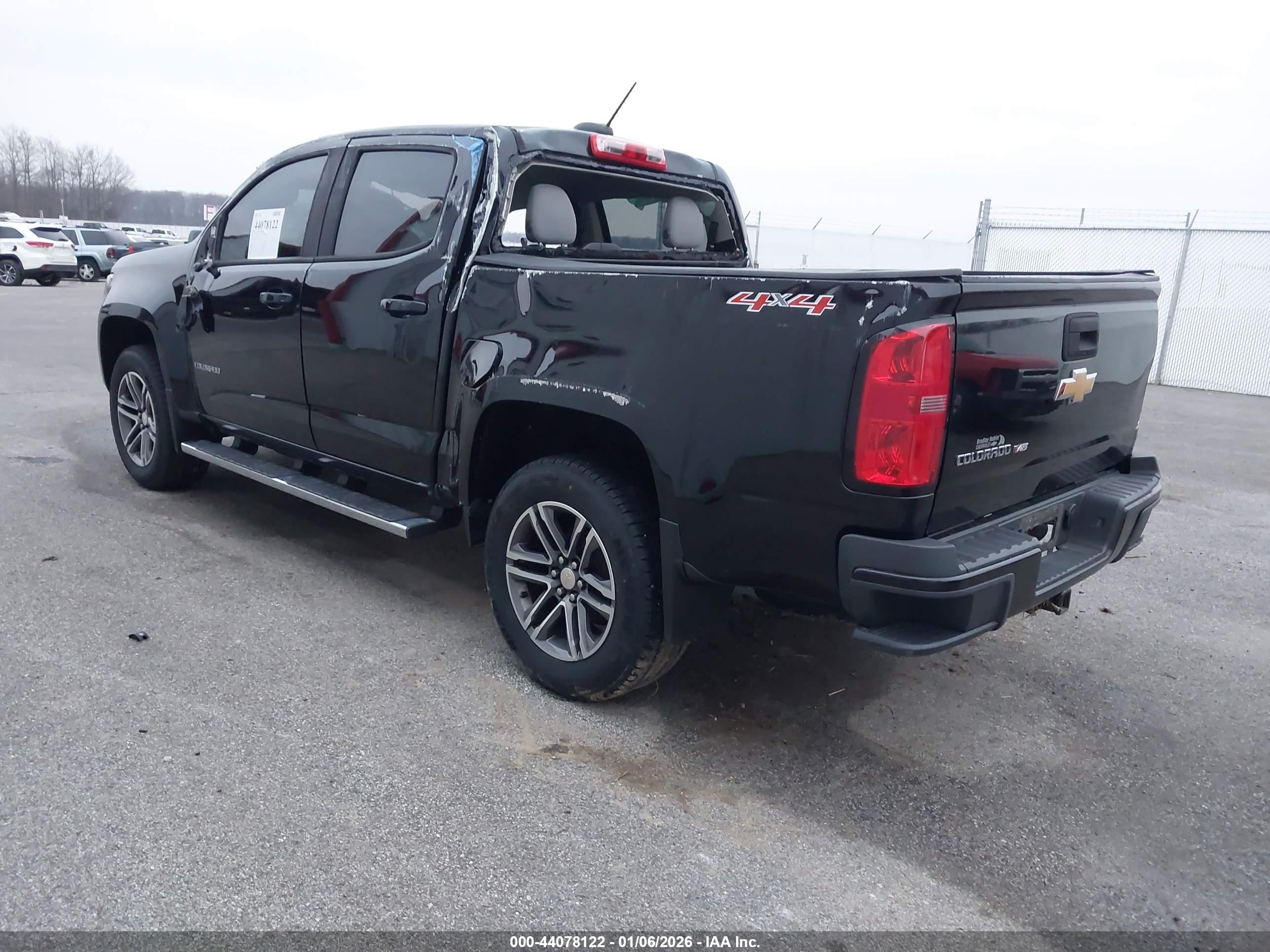 CHEVROLET COLORADO image 3