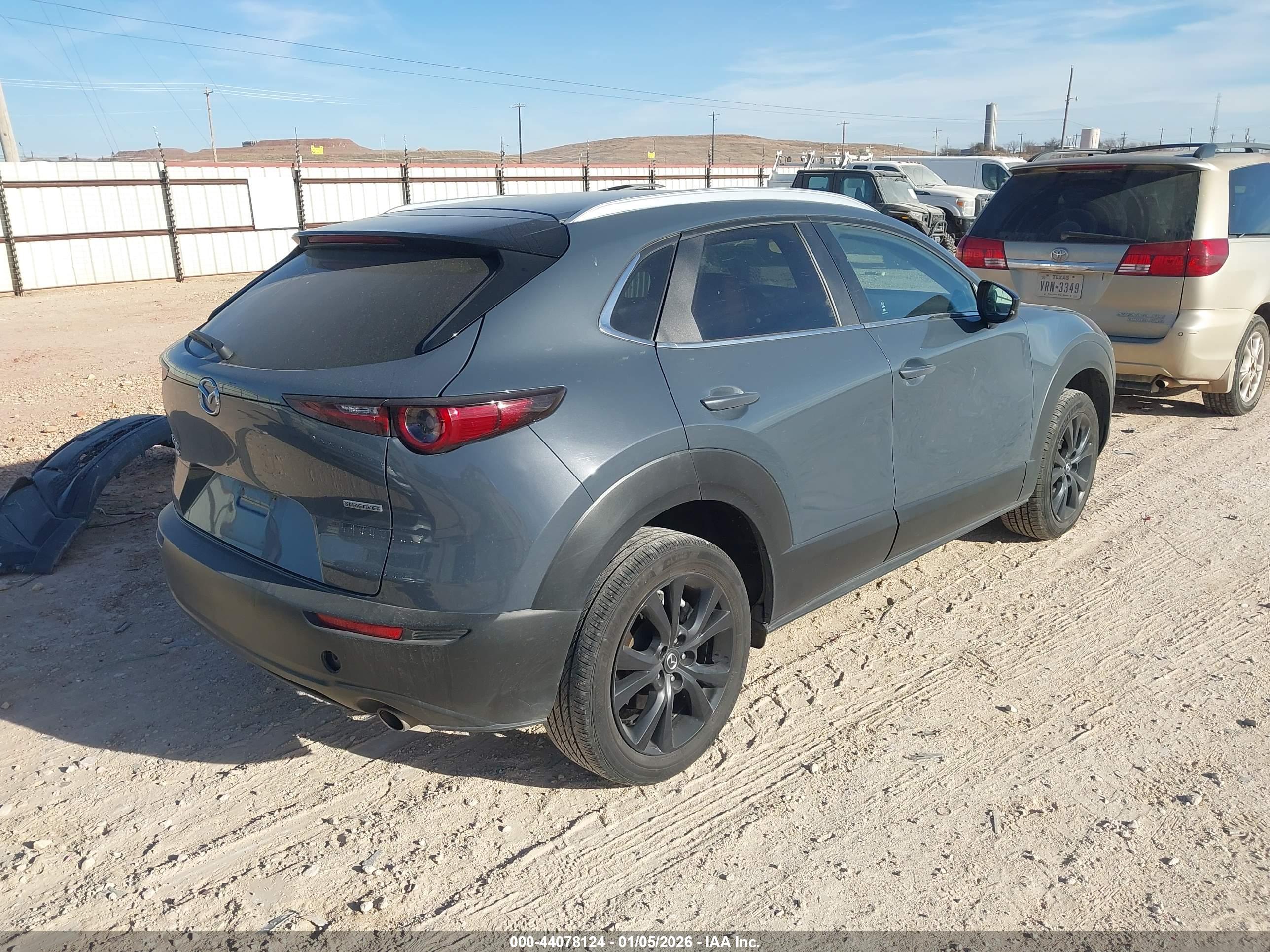 MAZDA CX-30 image 4