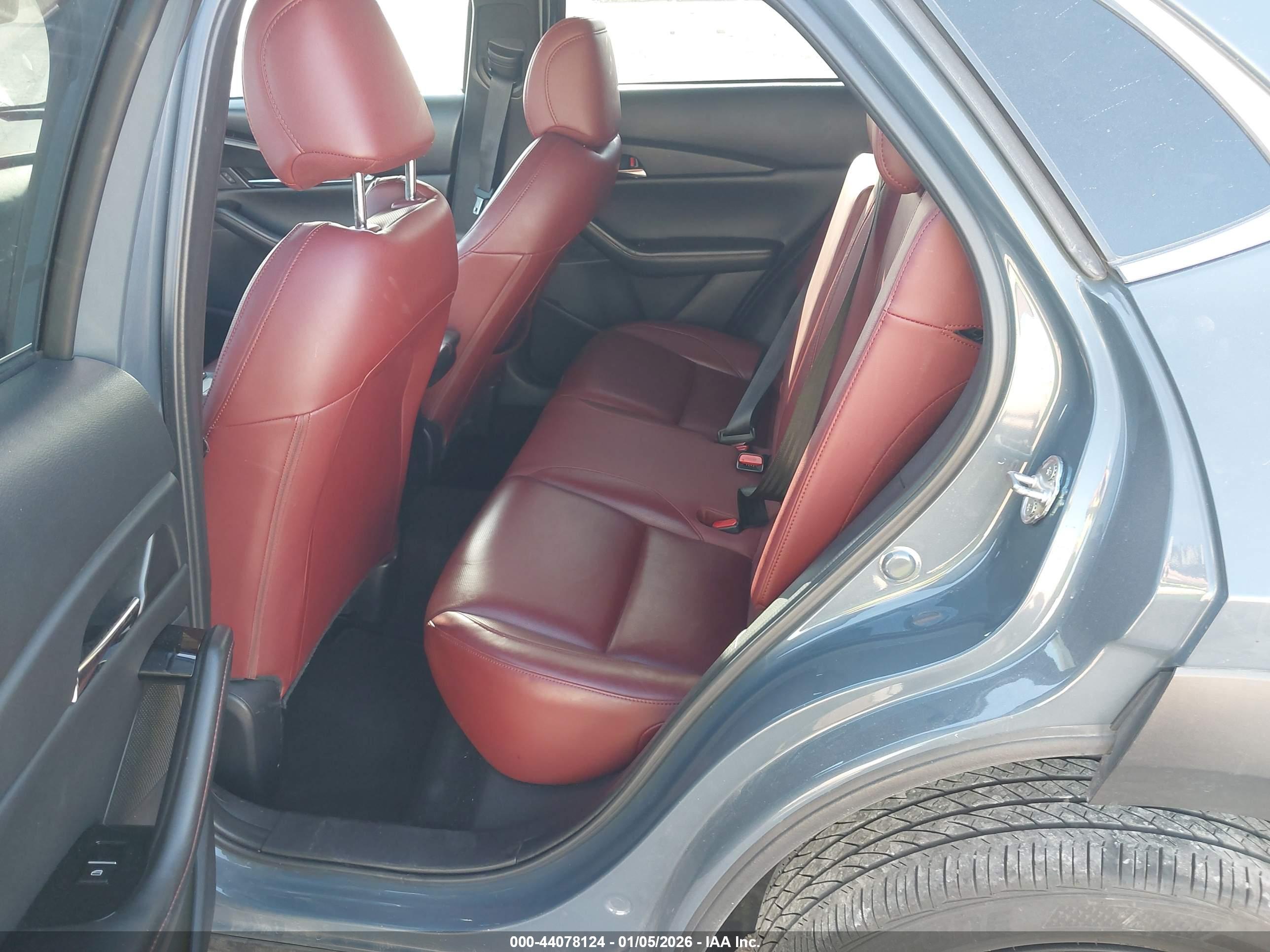 MAZDA CX-30 image 8