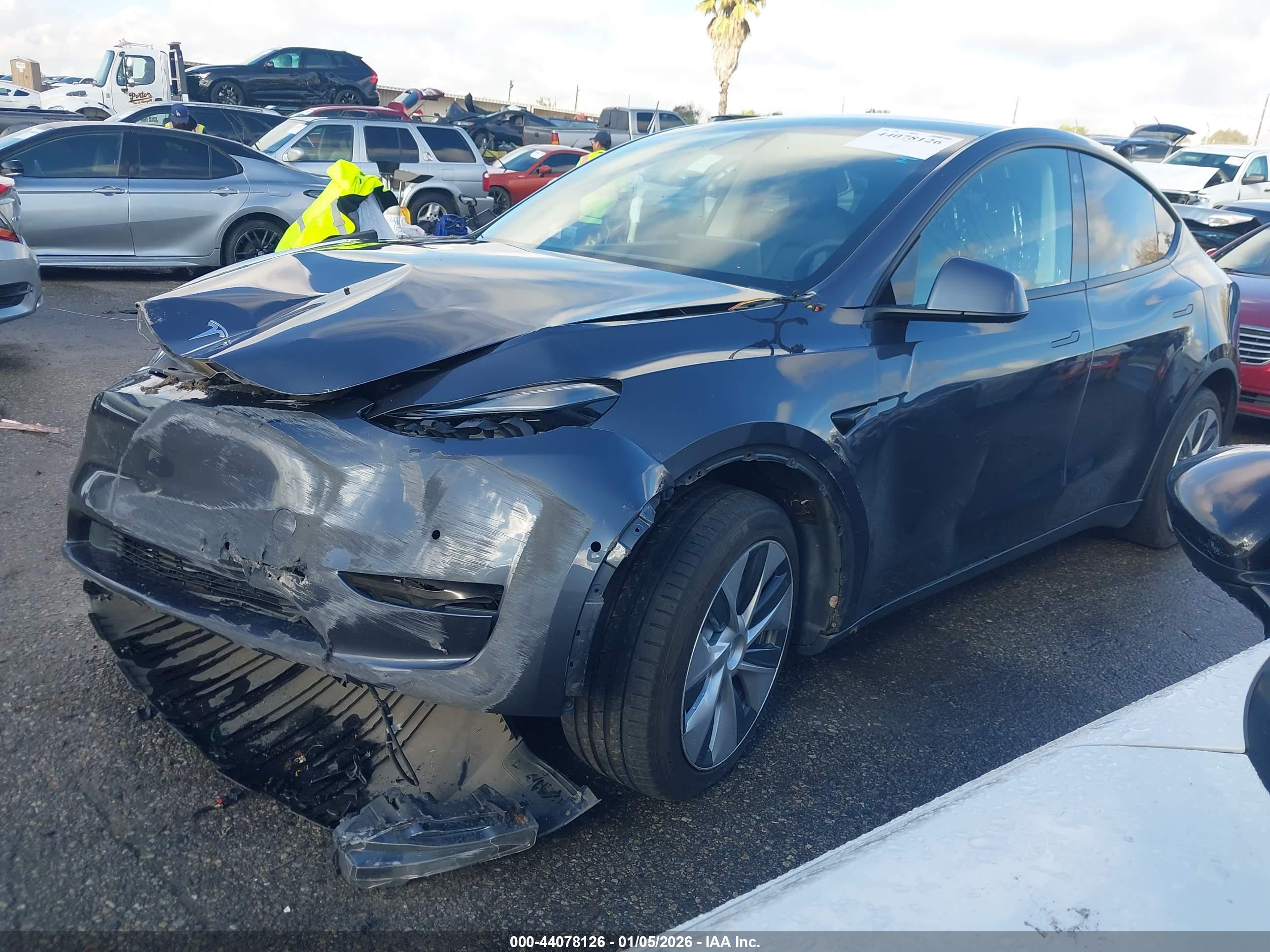 TESLA MODEL image 2