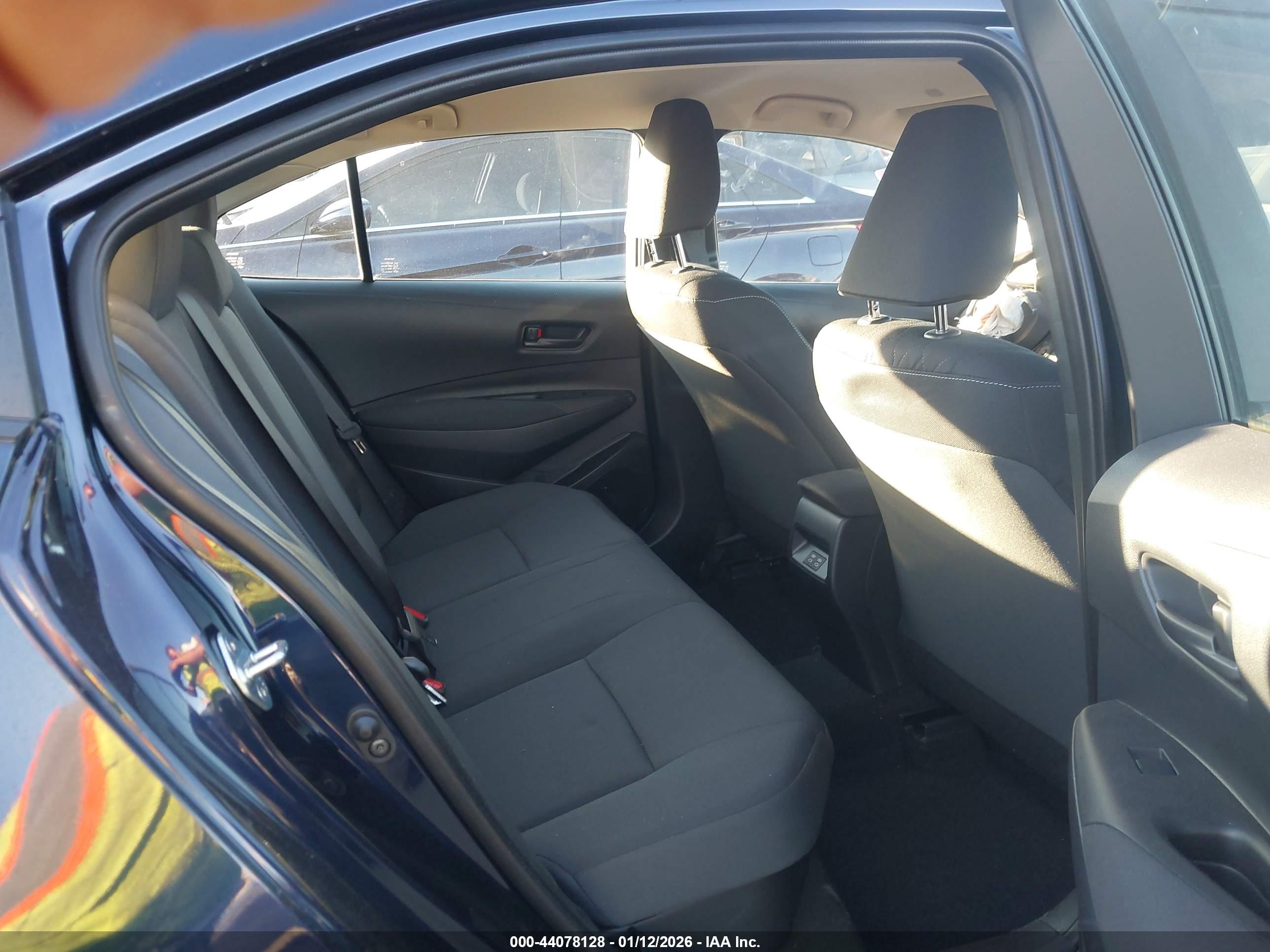 TOYOTA COROLLA image 8