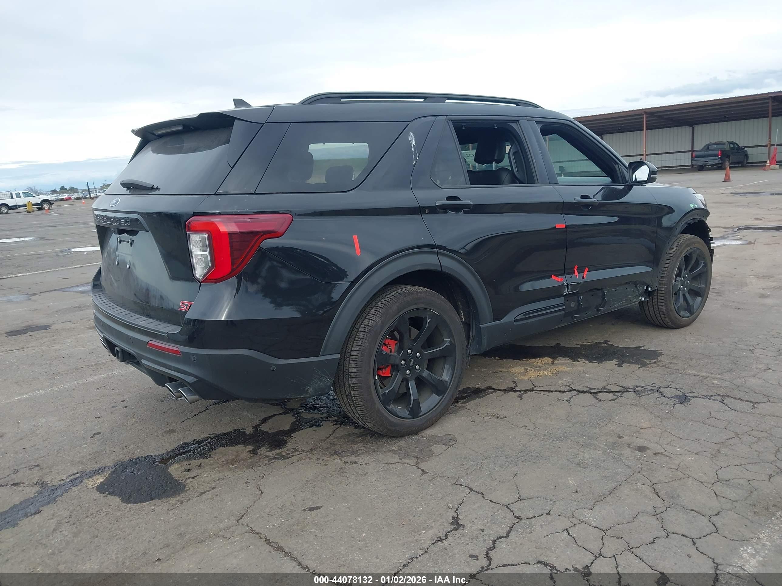 FORD EXPLORER image 4