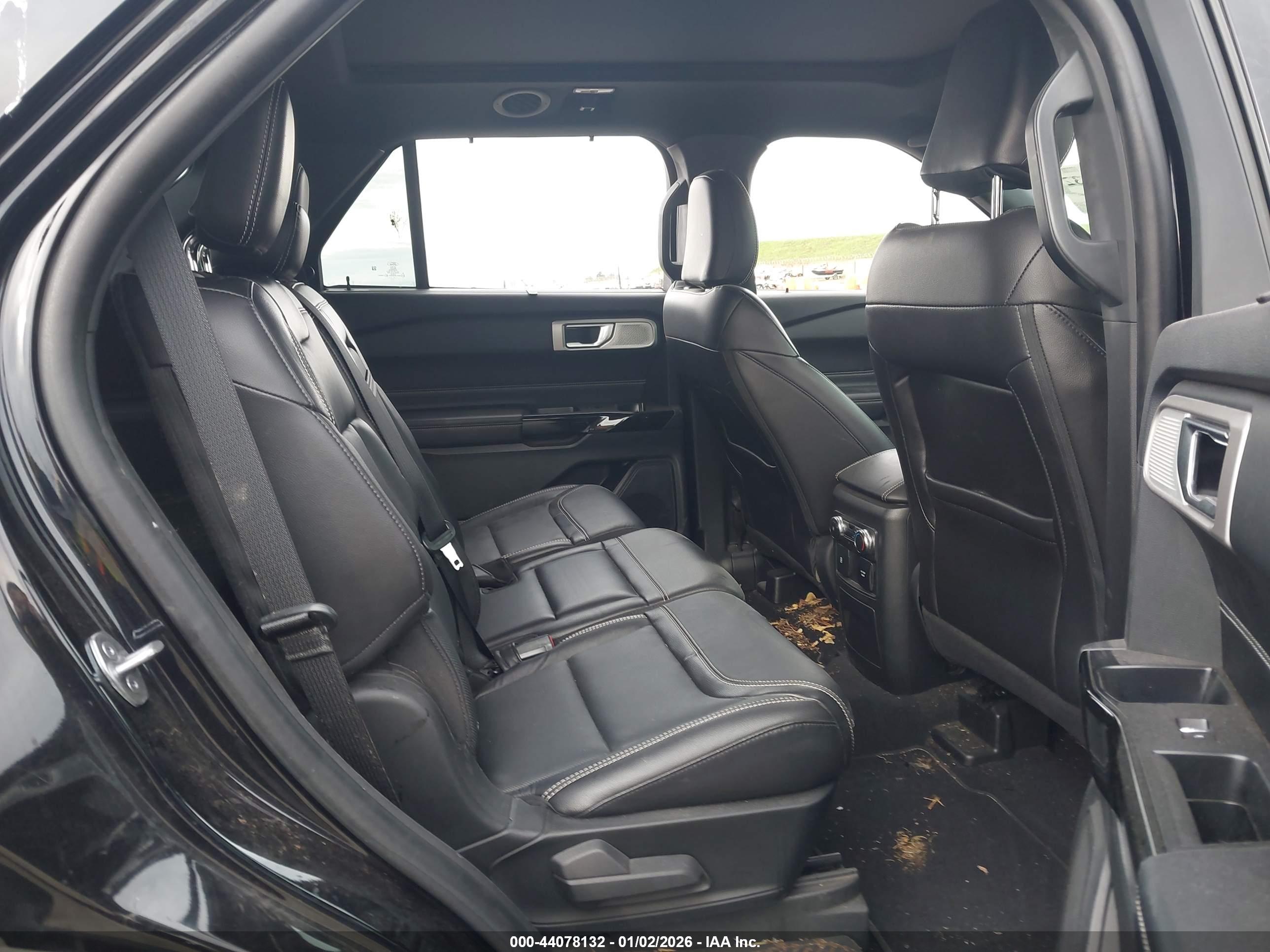 FORD EXPLORER image 8