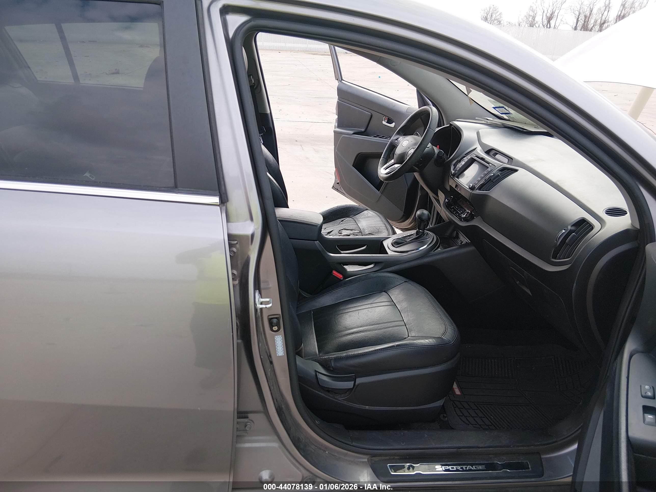 KIA SPORTAGE image 5